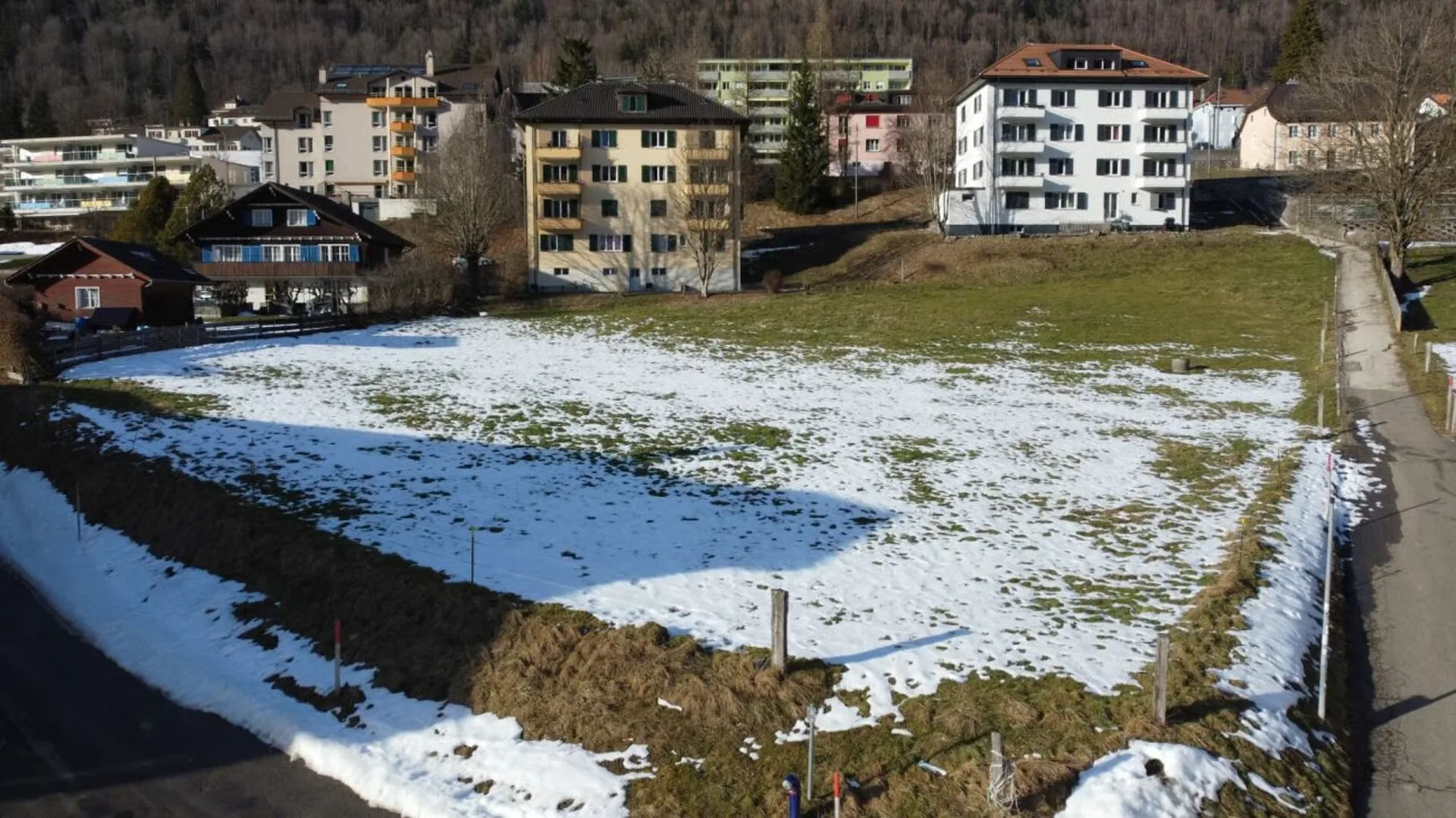 St-Imier, Immobilien-Gesellschaft mit Baugrundstück und Genehmigung zu verkaufen