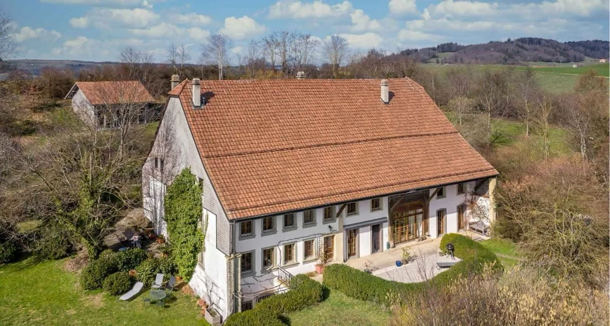 Wohnung zum Verkauf mit 2126m2 privatem Grundstück