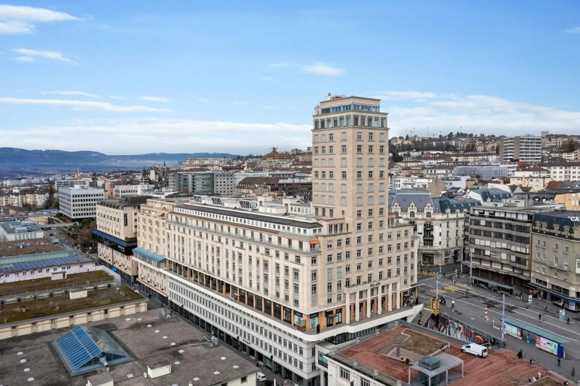 Prachtvolle 6-Zimmer-Wohnung mit Charme und Seeblick