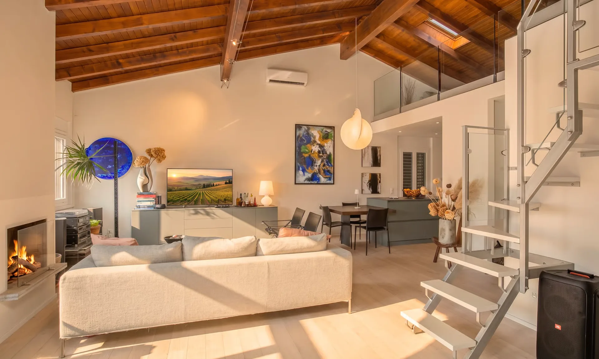 VILLA 5,5 LOCALES RENOVIERTE MIT SEEVIEW IN CAPOLAGO