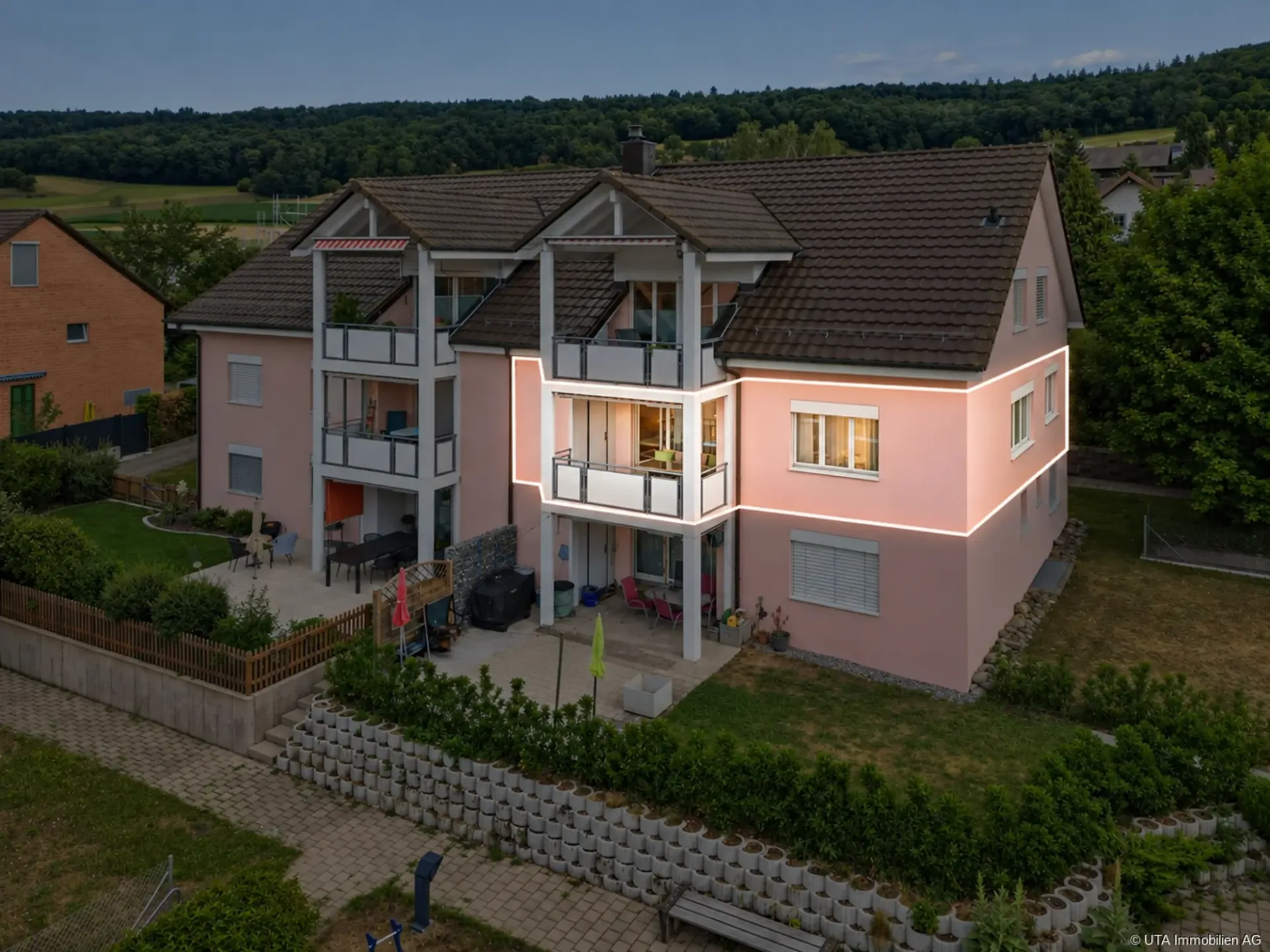 grosszügige 3.5-Zimmerwohnung in kleinem Mehrfamilienhaus