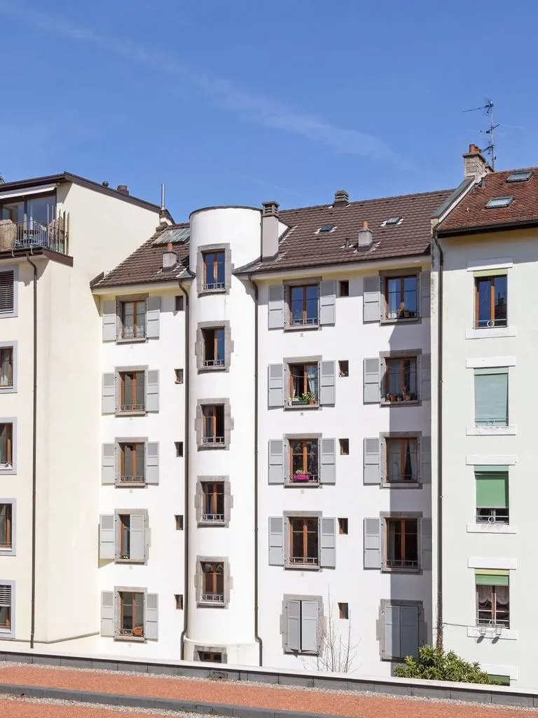 Close to the train station and transportation