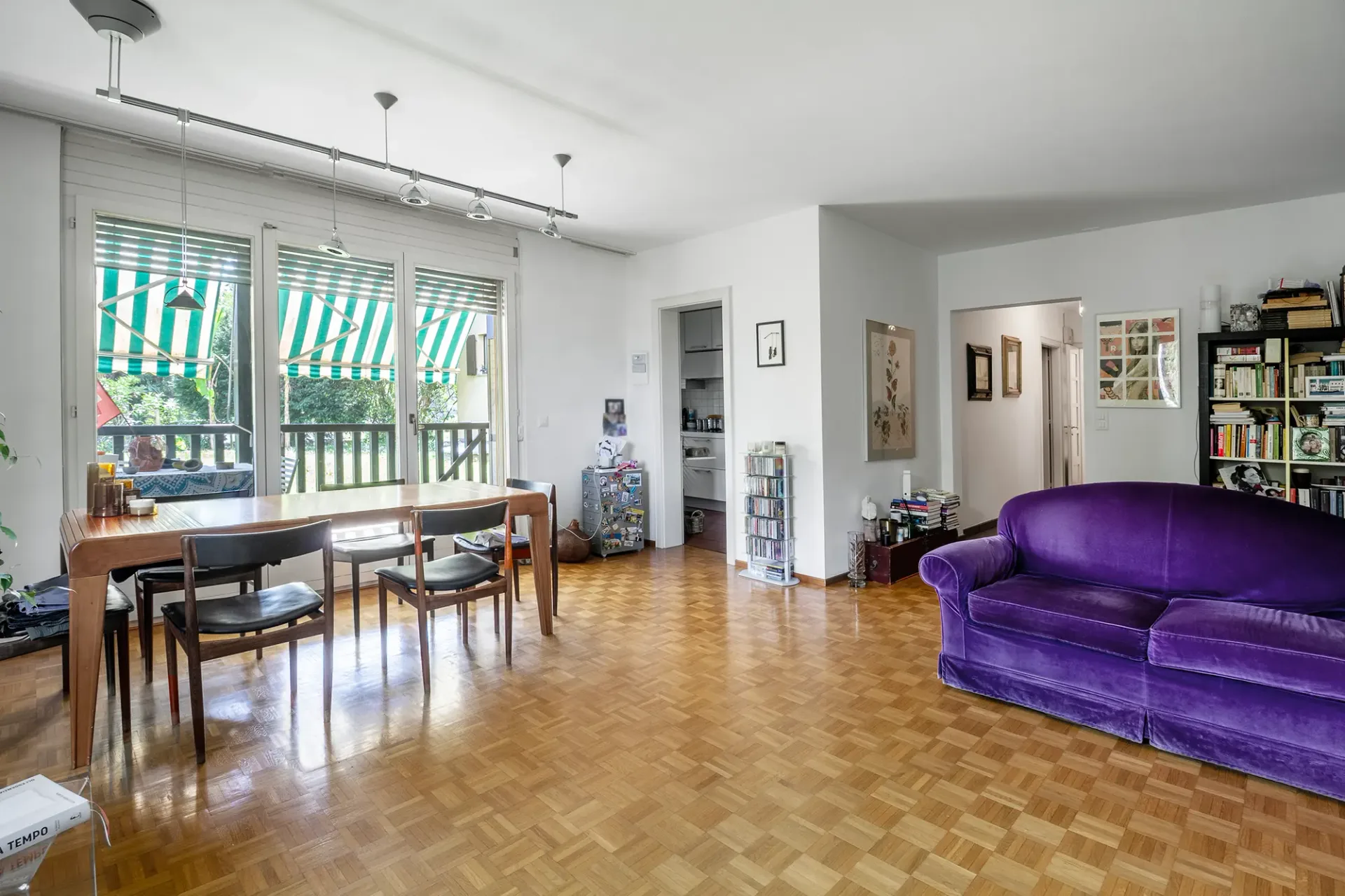 Luminoso appartamento con ampio terrazzo e vista aperta