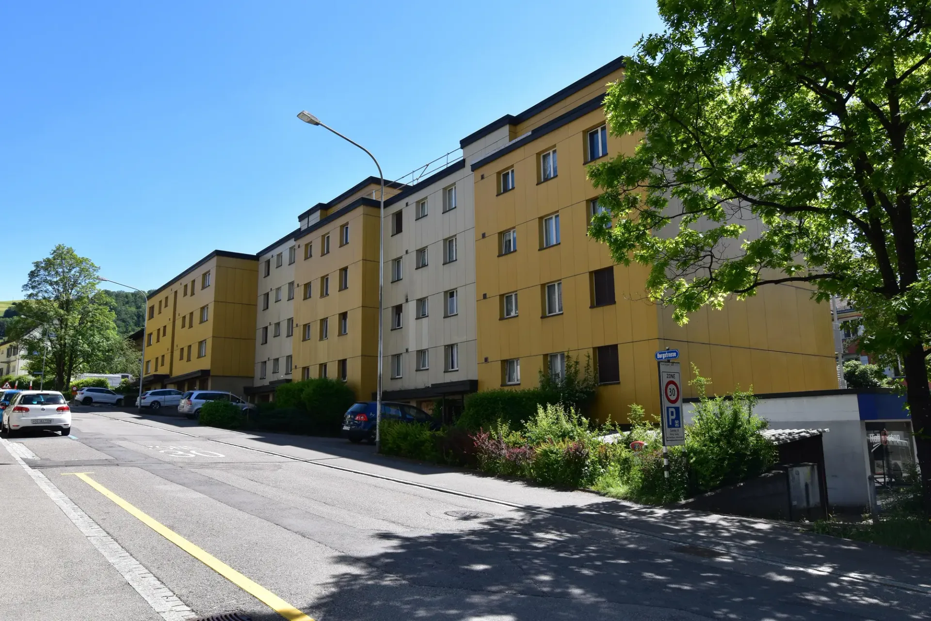 Vielseitige Laden- und Gewerbefläche mit attraktiver Schaufensterfront