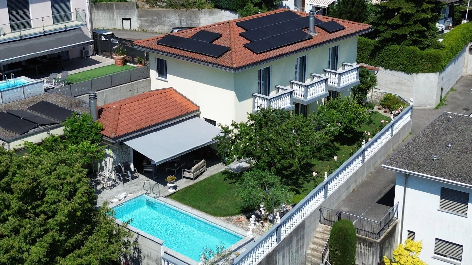 Wo die Zeit langsamer vergeht – Exklusive Villa mit Pool im Tessin