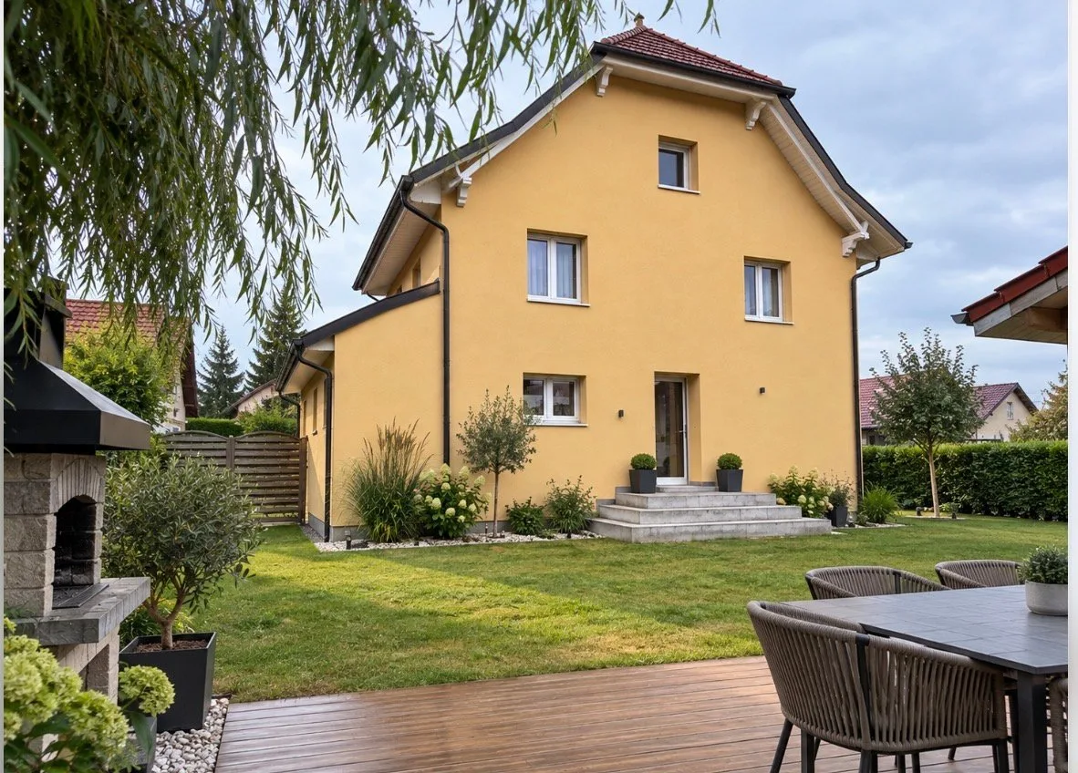 Detached house in Chénens – 150 m² habitable and beautiful potential