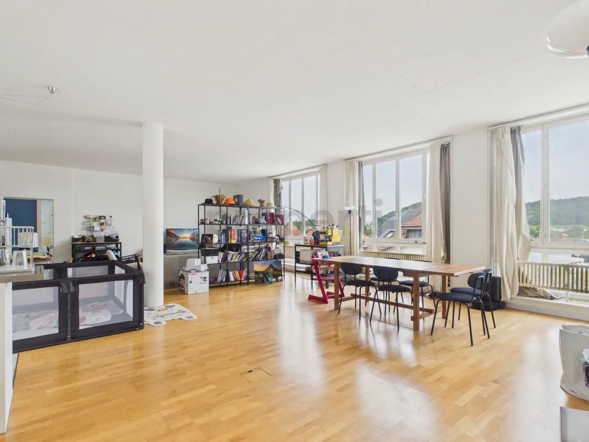 Architektonisch prämierte Liegenschaft, 165 m² Wohnfläche und privater 50 m² Innenhof