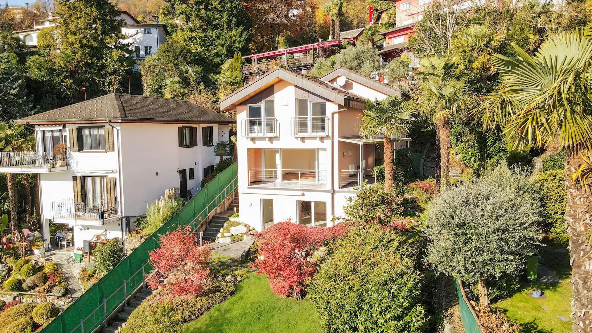 Grosszügiges Haus an sonniger Lage mit atemberaubender, unverbauter Seesicht