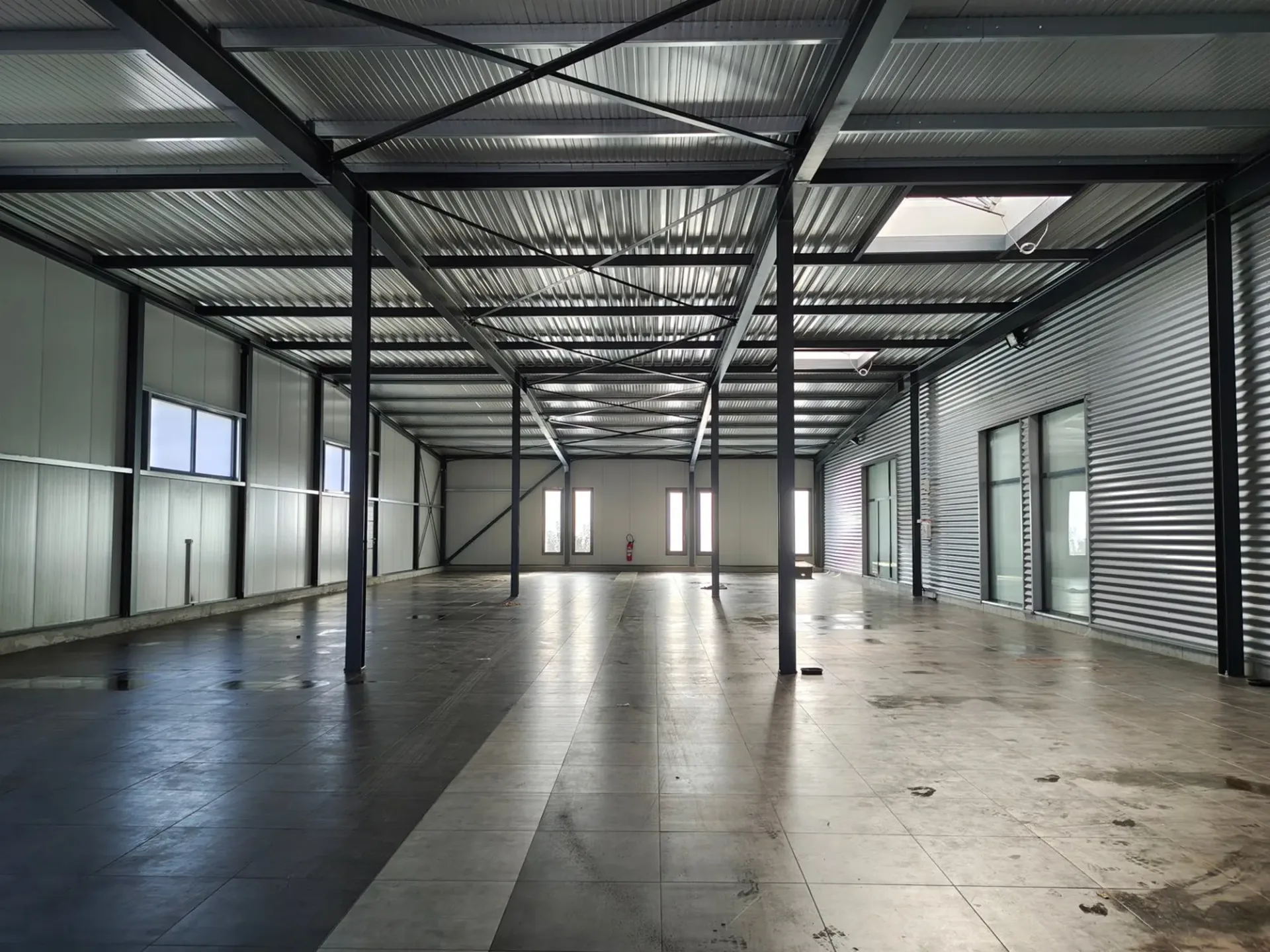 Halle industriell zur Miete – Route des Treize Cantons 32, Lucens