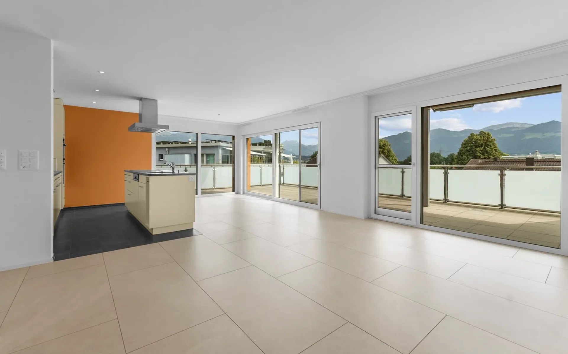 Exklusive 3-Zimmer-Attikawohnung mit Panoramablick