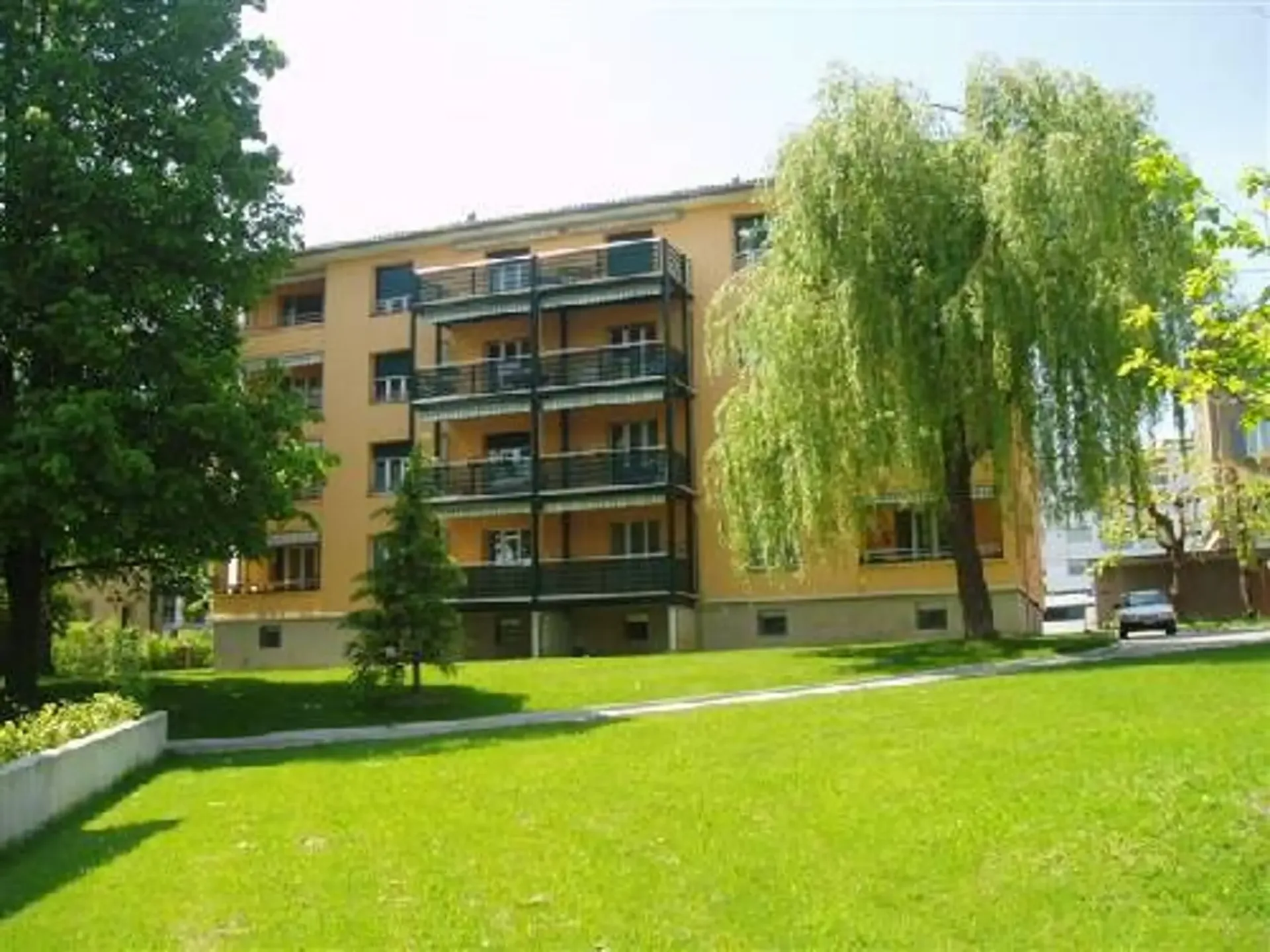 Parkplatz in der Sallaz-Nachbarschaft zu vermieten