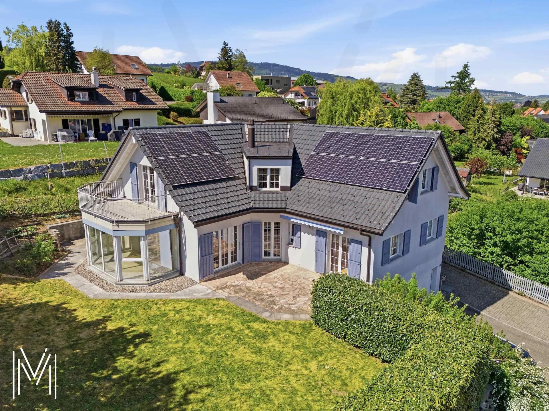 Villa d'exception de 6,5 pièces dans un quartier calme résidentiel avec vue exceptionnelle !