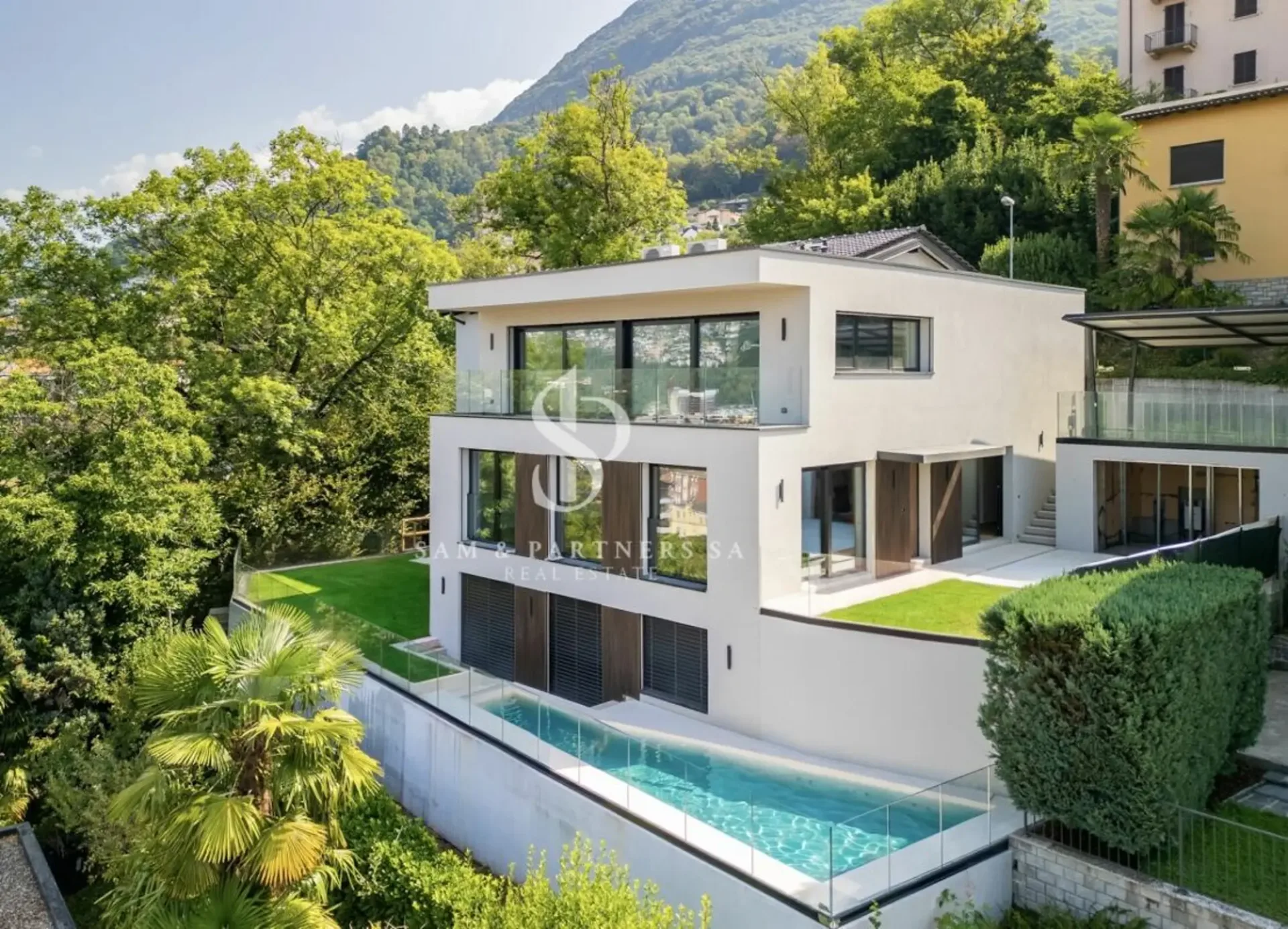 Exklusives Duplex mit Pool