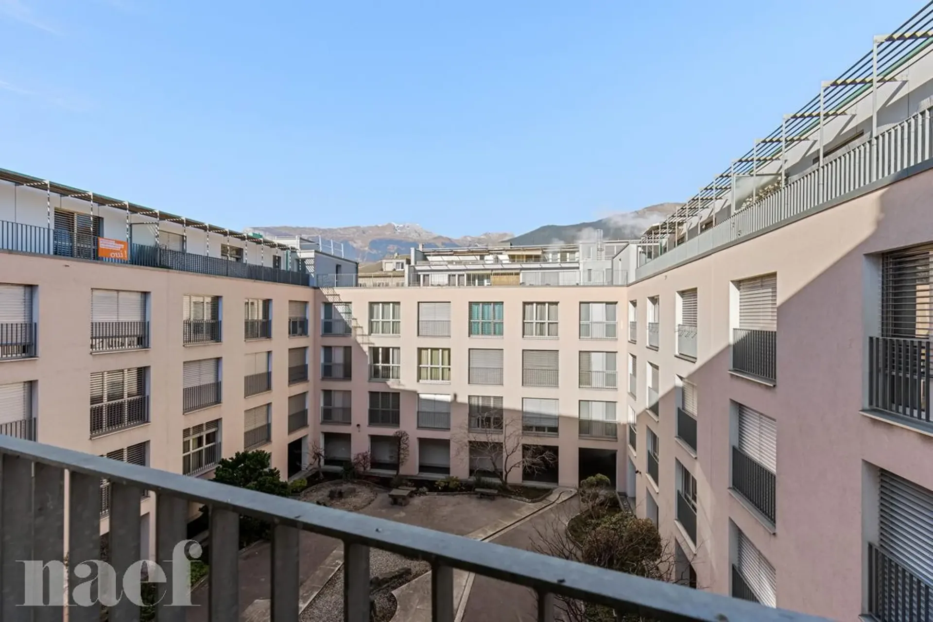 Spacious and bright accommodation