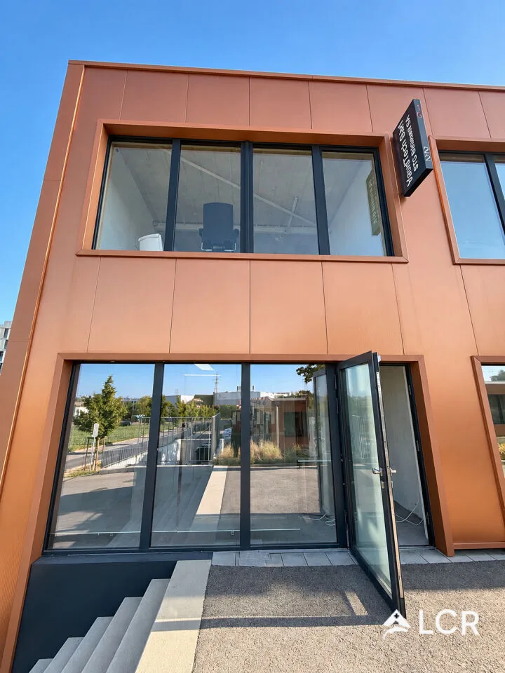 Beautiful commercial space of 110m2 in Crissier