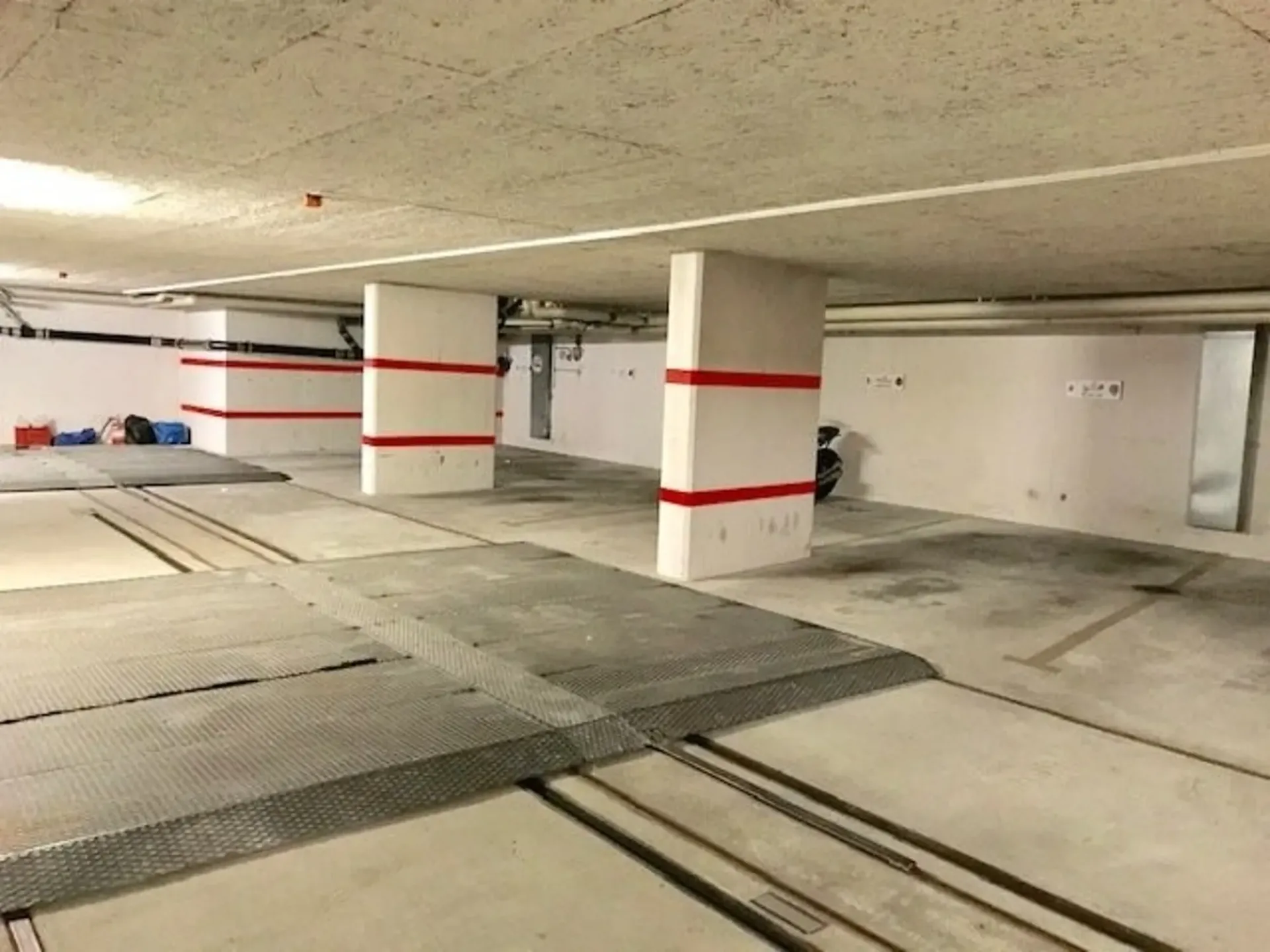 Einstellplatz in Tiefgarage - Zürich Kreis 8