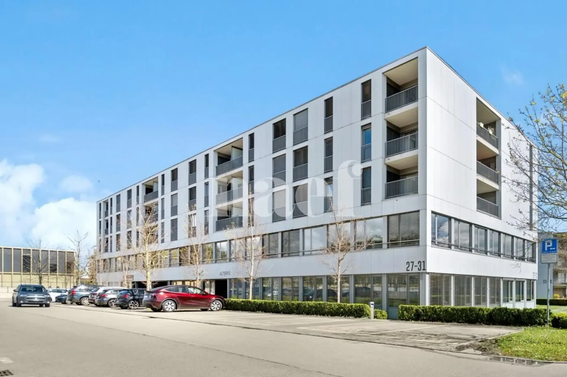 Surface d'env. 196m2 modulables au 1er étage