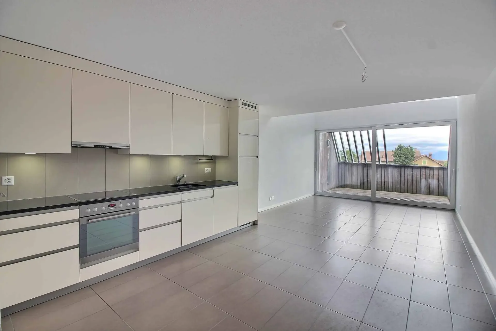 Schönes 3.5-Zimmer-Apartment mit Galerie und Loggia in Gollion