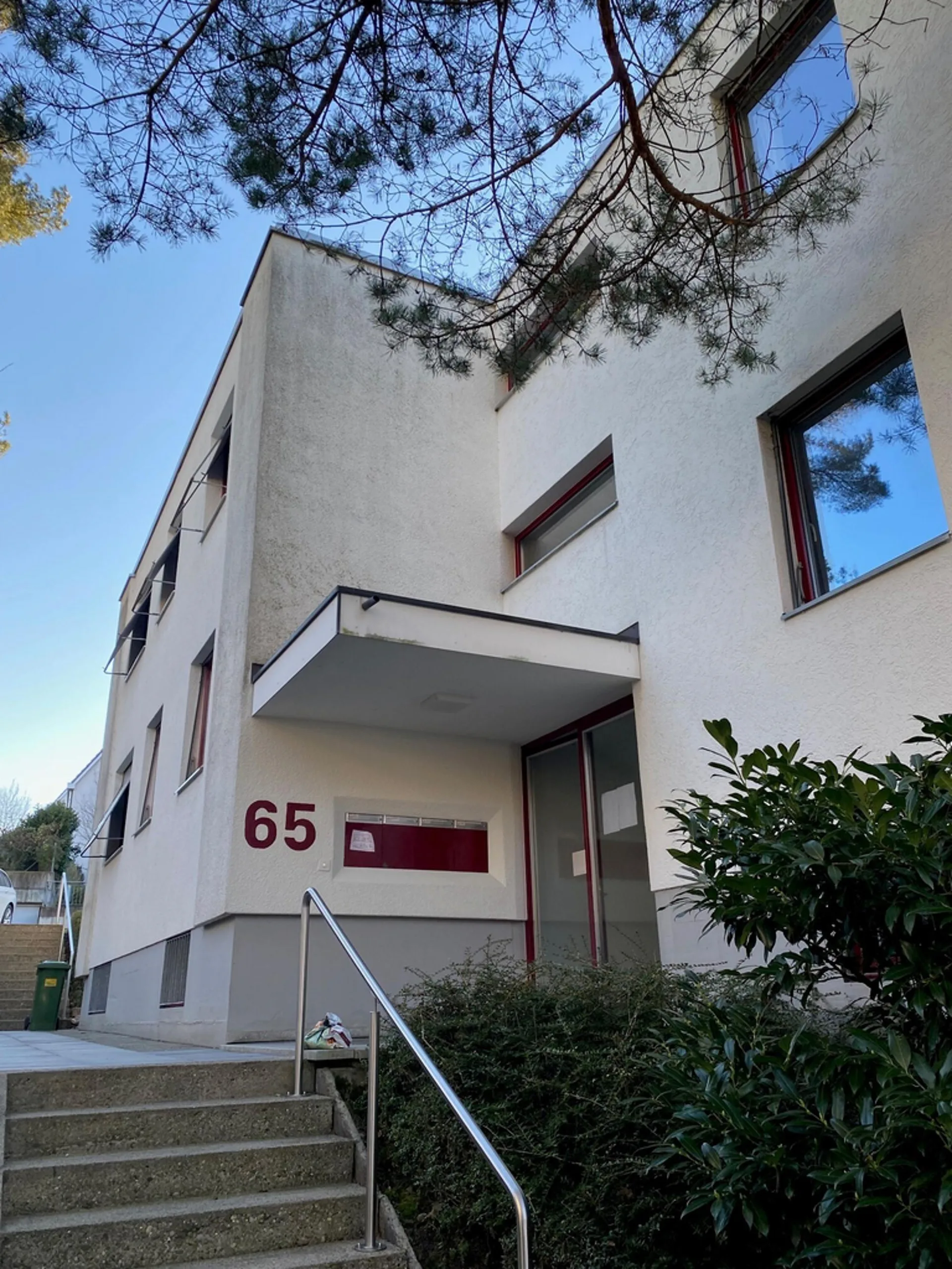 4,5-Zimmerwohnung mit neuer, moderner Einbauküche in Oberwil
