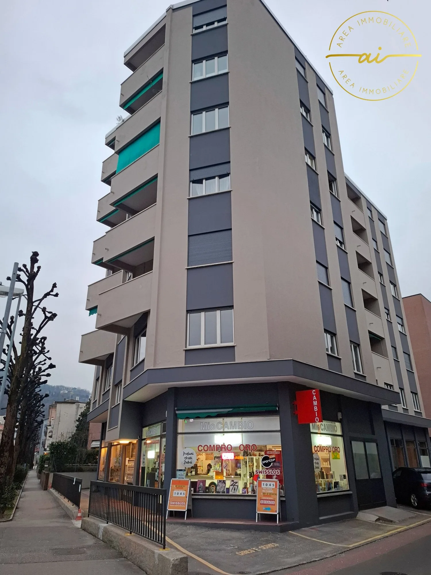 Lokal mit Schaufenster in Chiasso