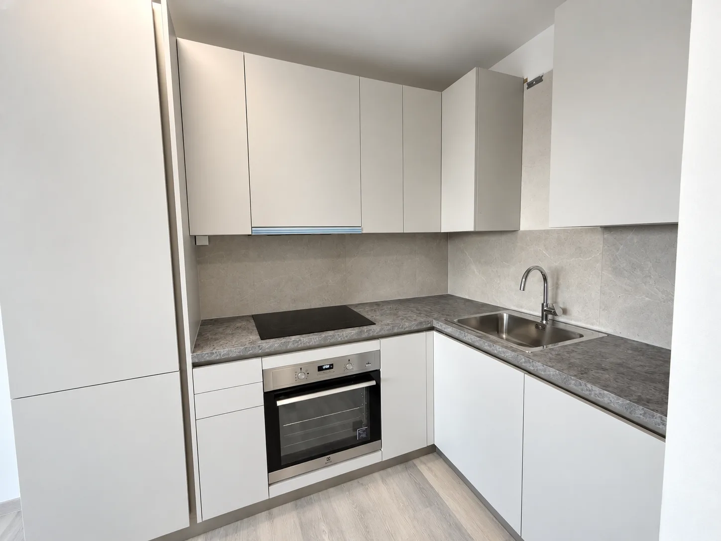Appartement de 2,5 pièces moderne à Coldrerio