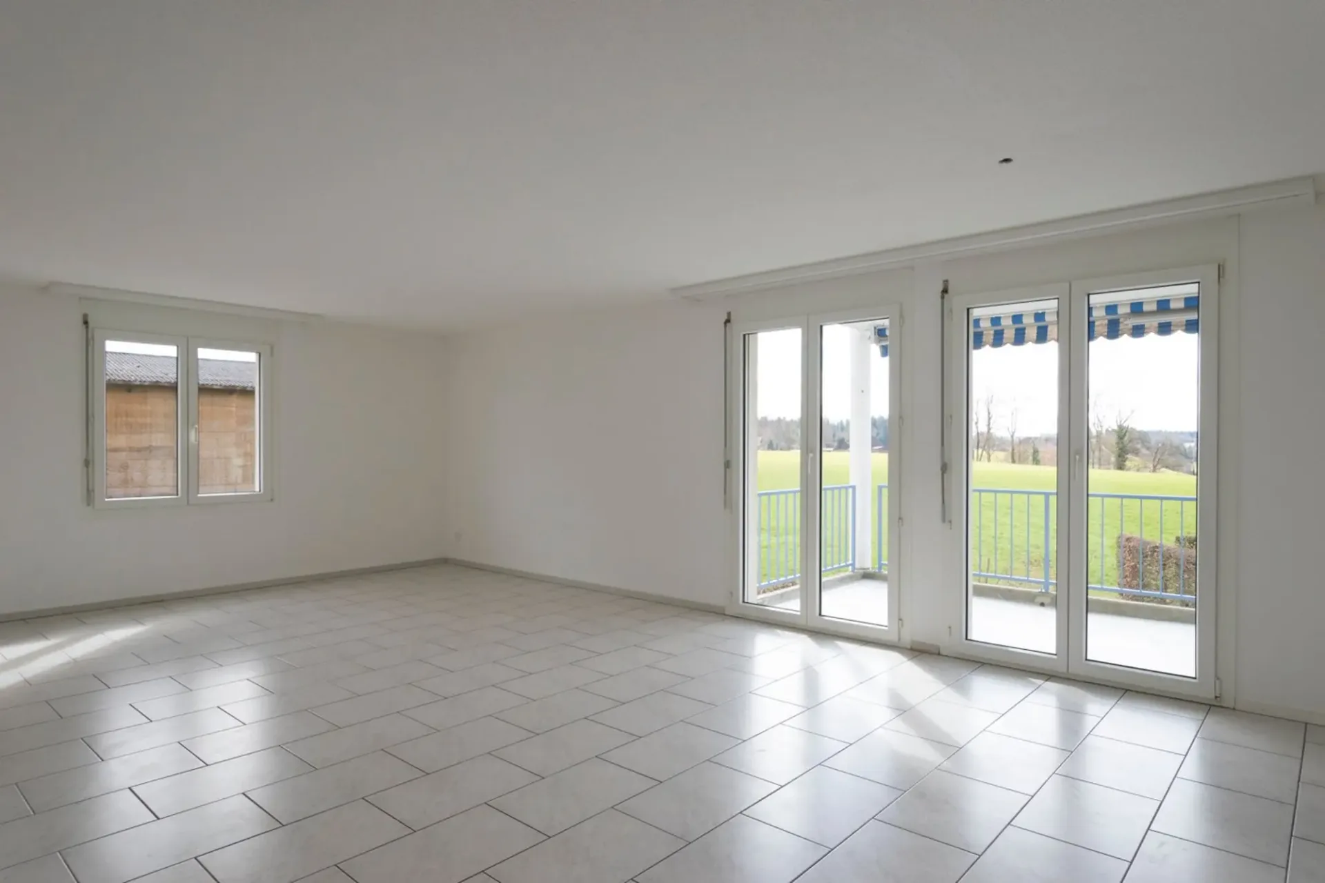 Helle, offene 4.5-Zimmer-Wohnung mit grosszügigem Balkon an ruhiger Lage