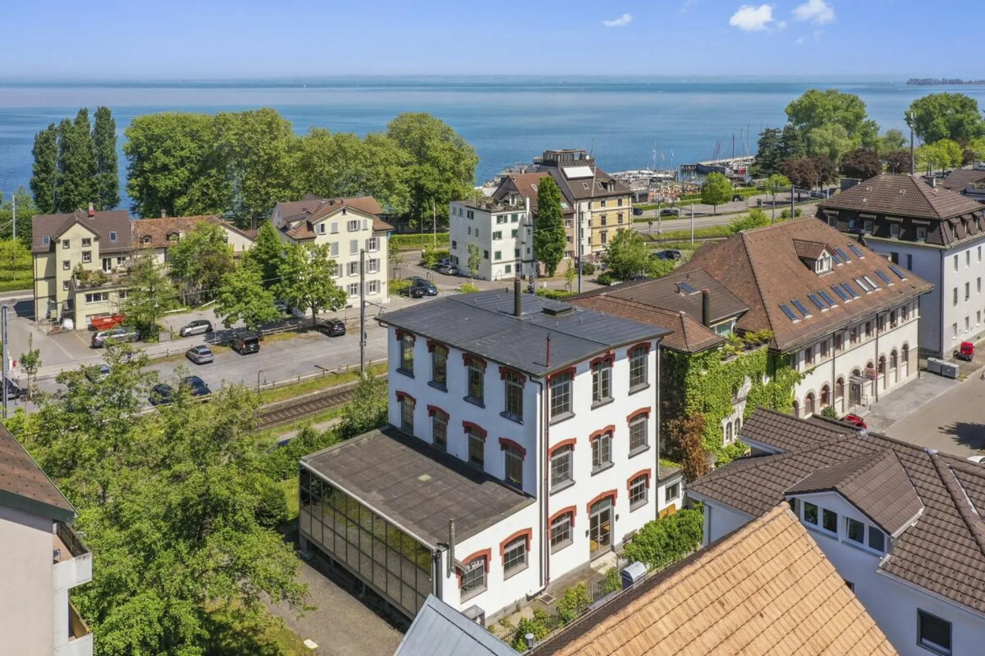 Einzigartiges, historisches Loft-Haus mit Seesicht und viel Raum zum Wohnen und Arbeiten
