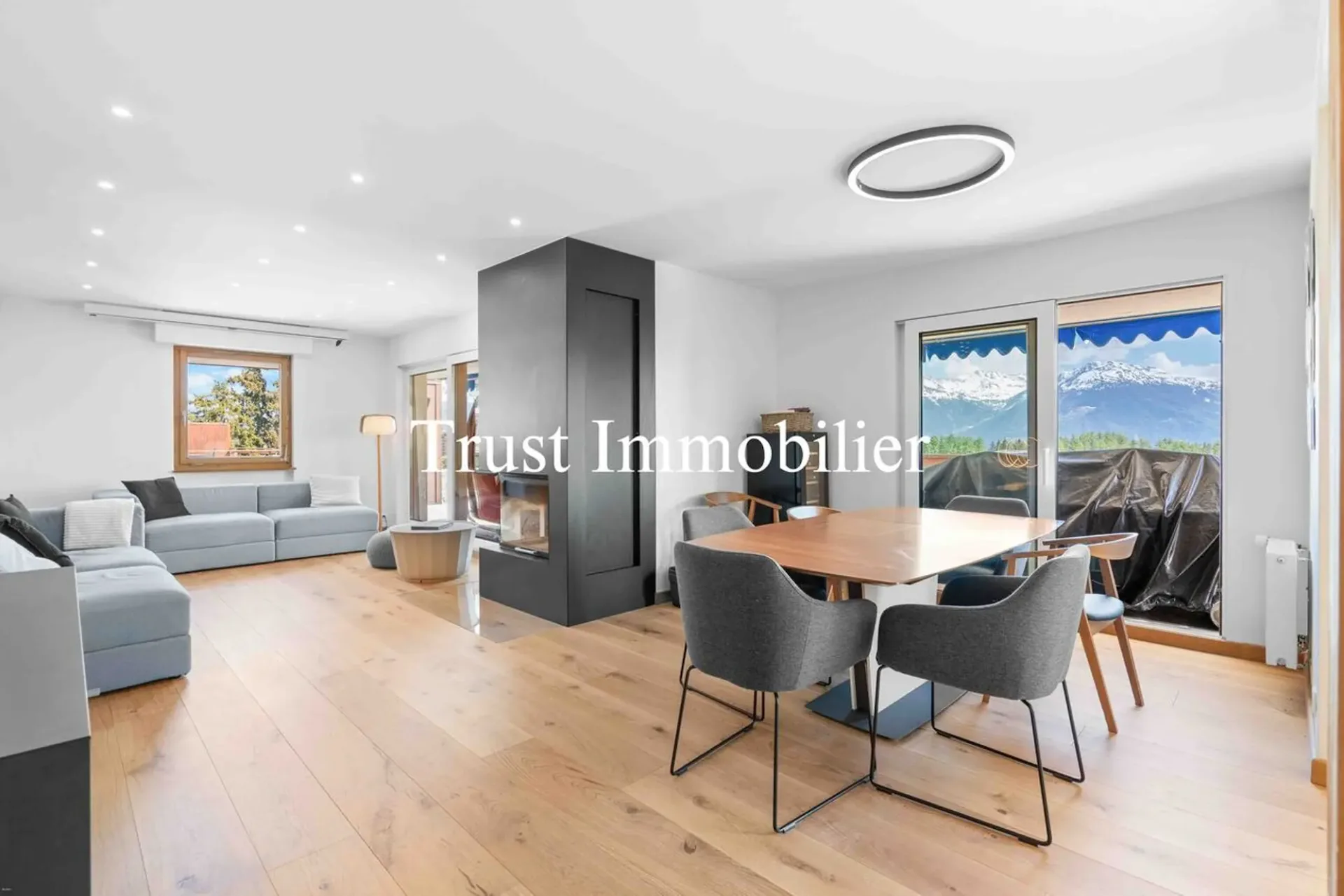 Appartement im Dachgeschoss + Studio, 1 km vom Zentrum von Crans entfernt