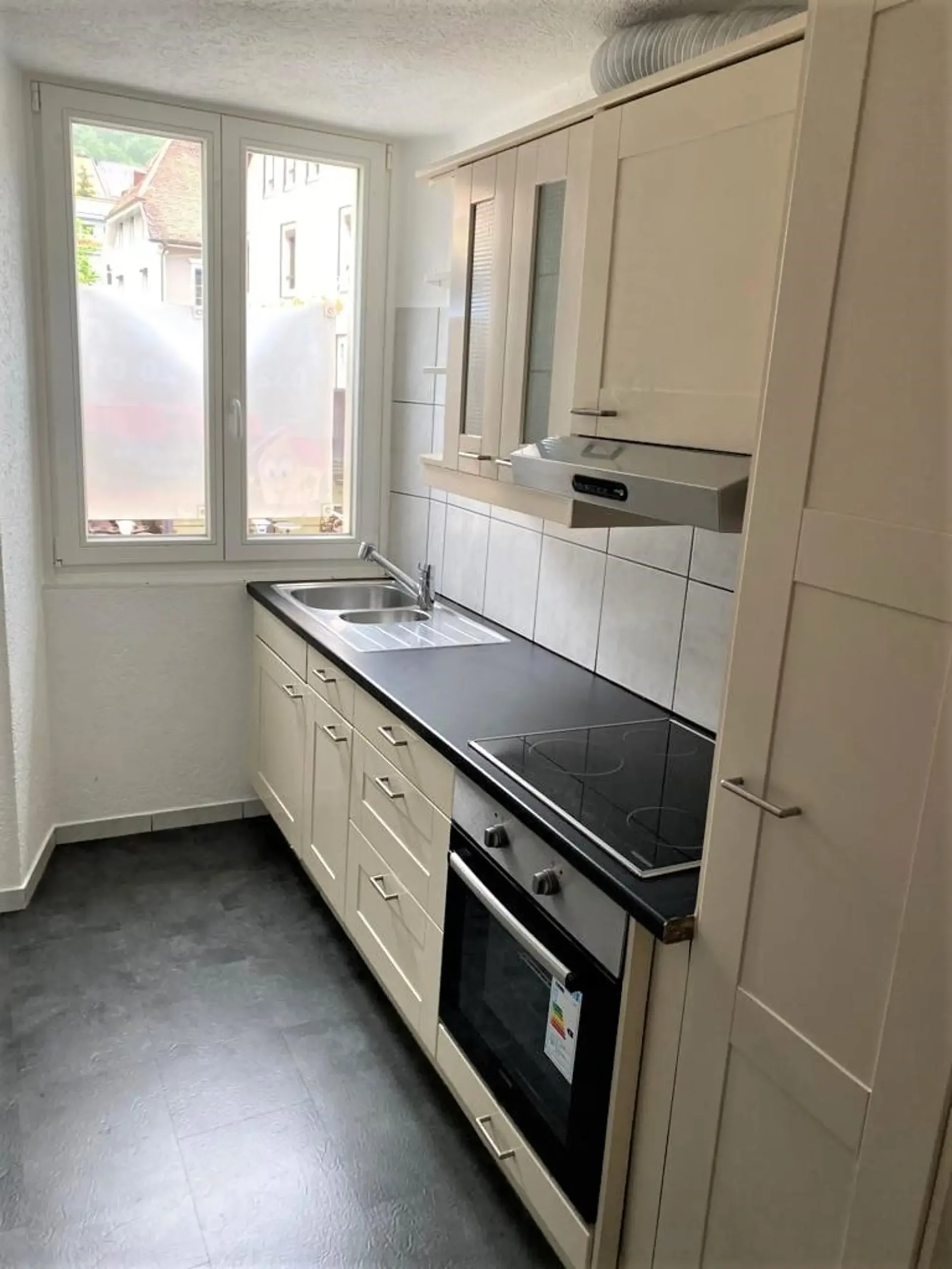 Zu vermieten: 3-Zimmer-Wohnung - Place du 16 Mars 8, St-Imier