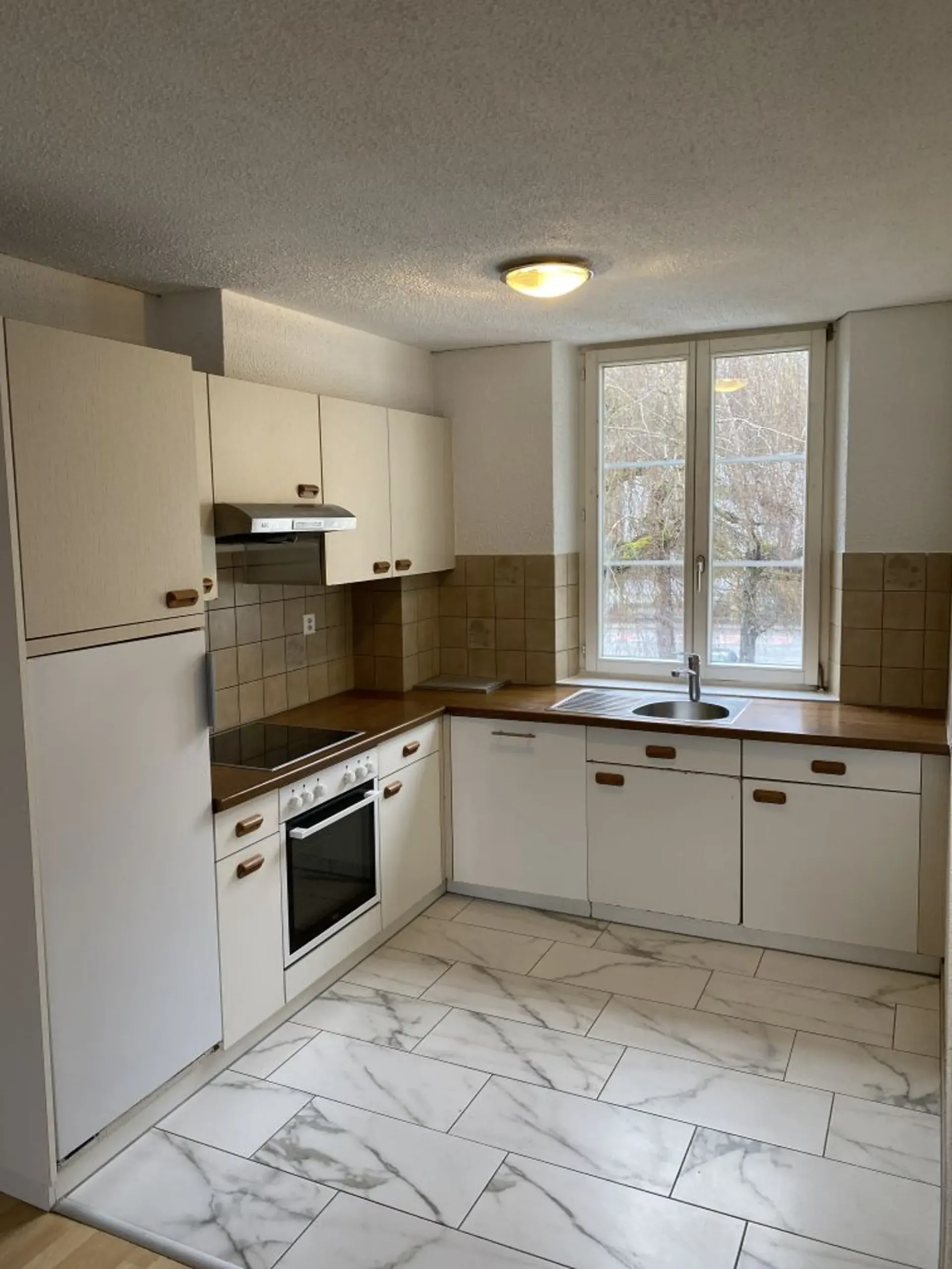 Schönes 4.5-Zimmer-Apartment! Eine Miete wird angeboten!