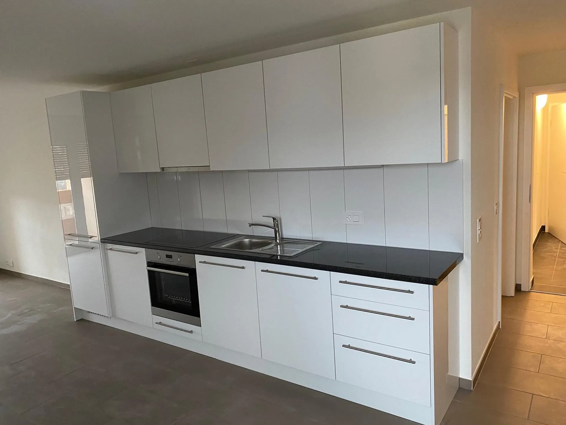Helles 3-Zimmer-Wohnung mit Balkon im 6. Stock – La Chaux-de-Fonds