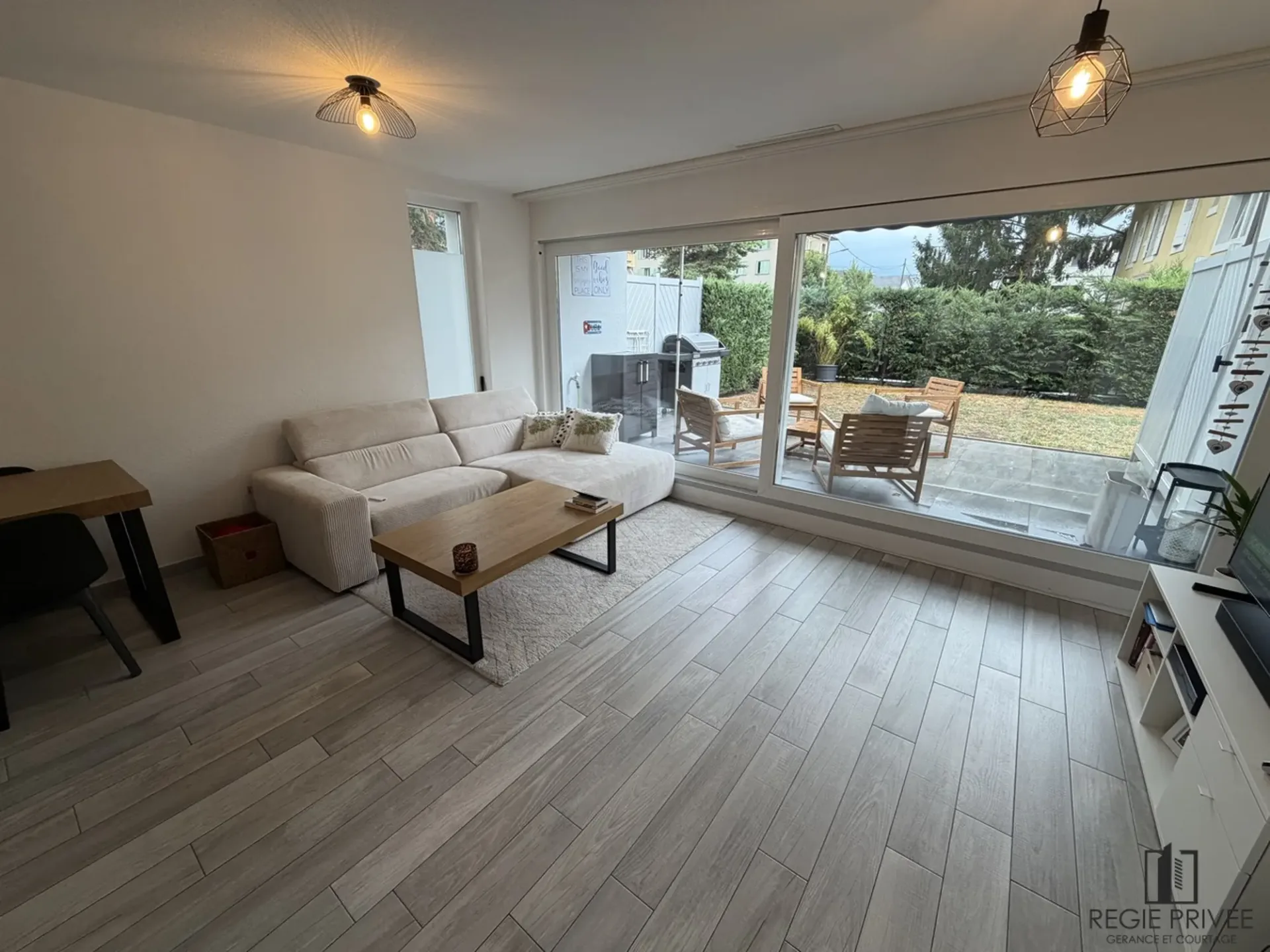 Zweieinhalb-Zimmer-Wohnung im Erdgeschoss mit eigenem Garten