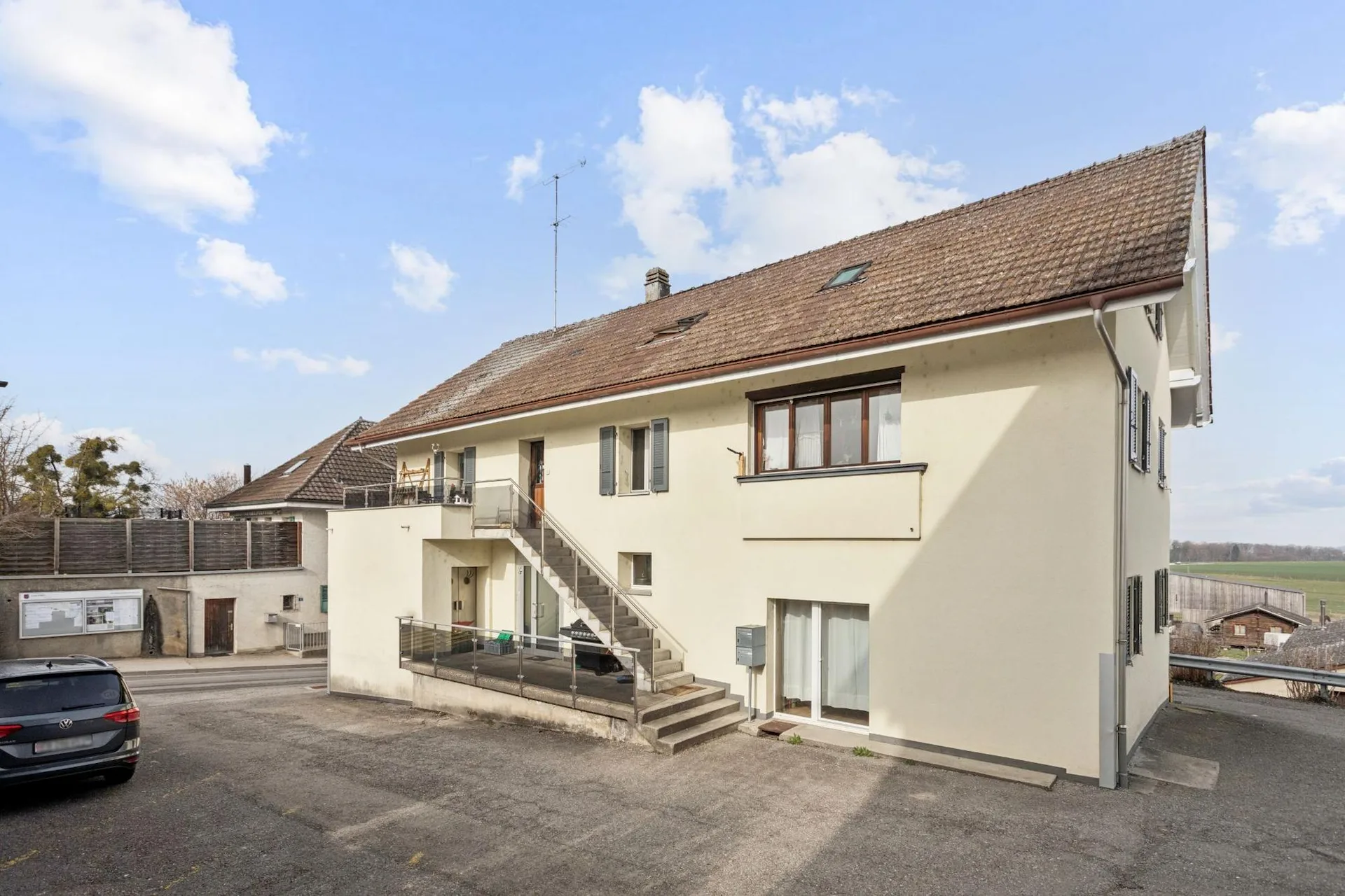 Maison de deux logements au centre du village
