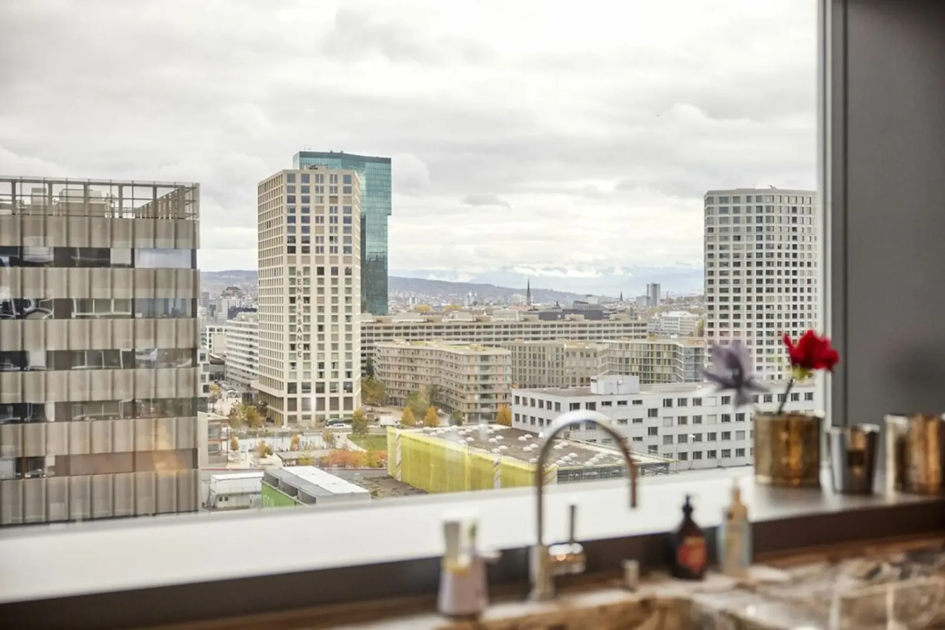Über den Dächern von Zürich - Edles Design & einzigartige Innenarchitektur