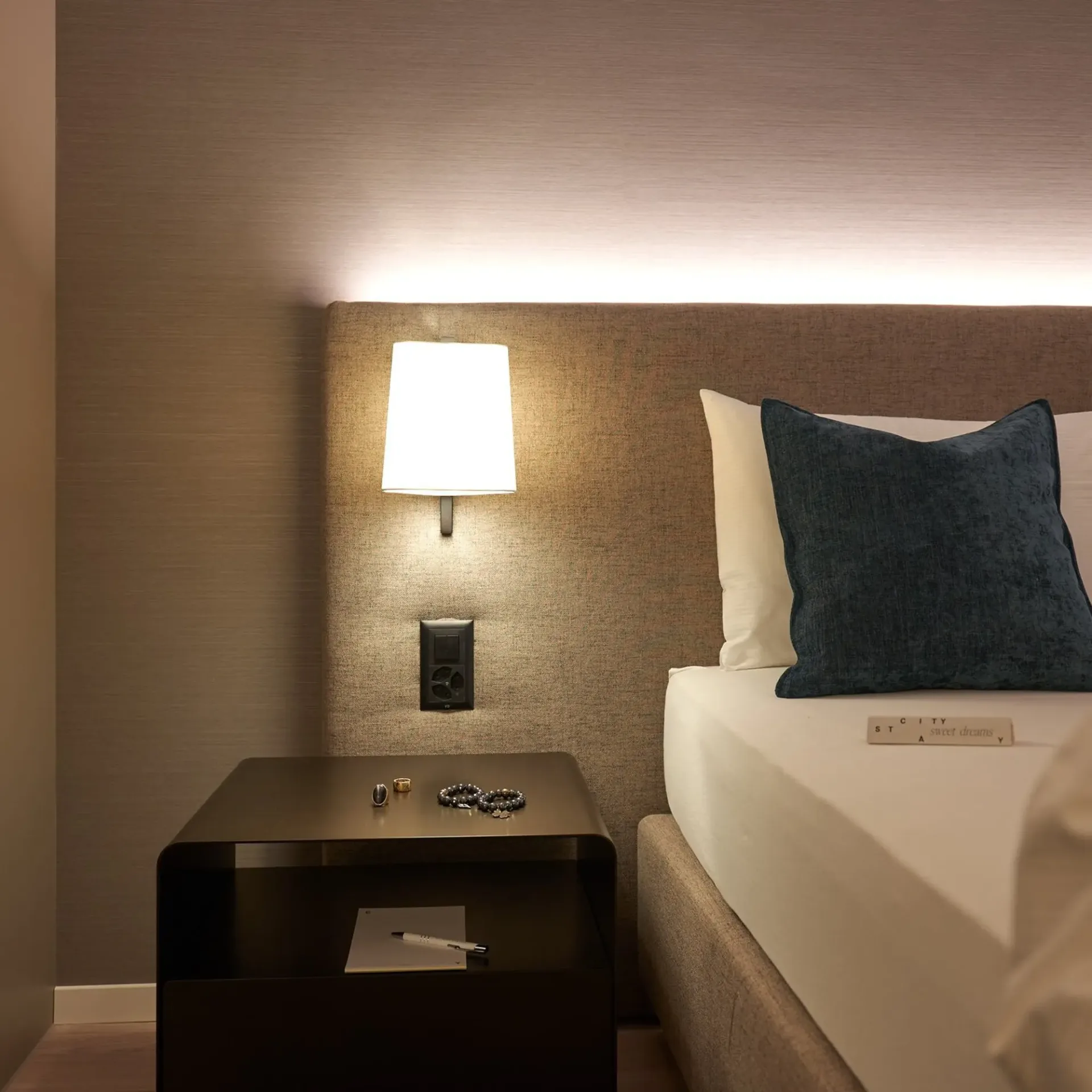 2-Zimmer Apartment möbliert und neu renoviert in Zürich Oerlikon