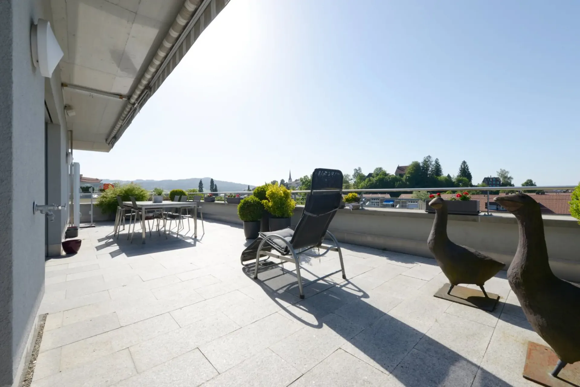 Traumhafte 4 1/2 Zimmer-Attika-Wohnung mit Lift, Terrassen und Aussicht