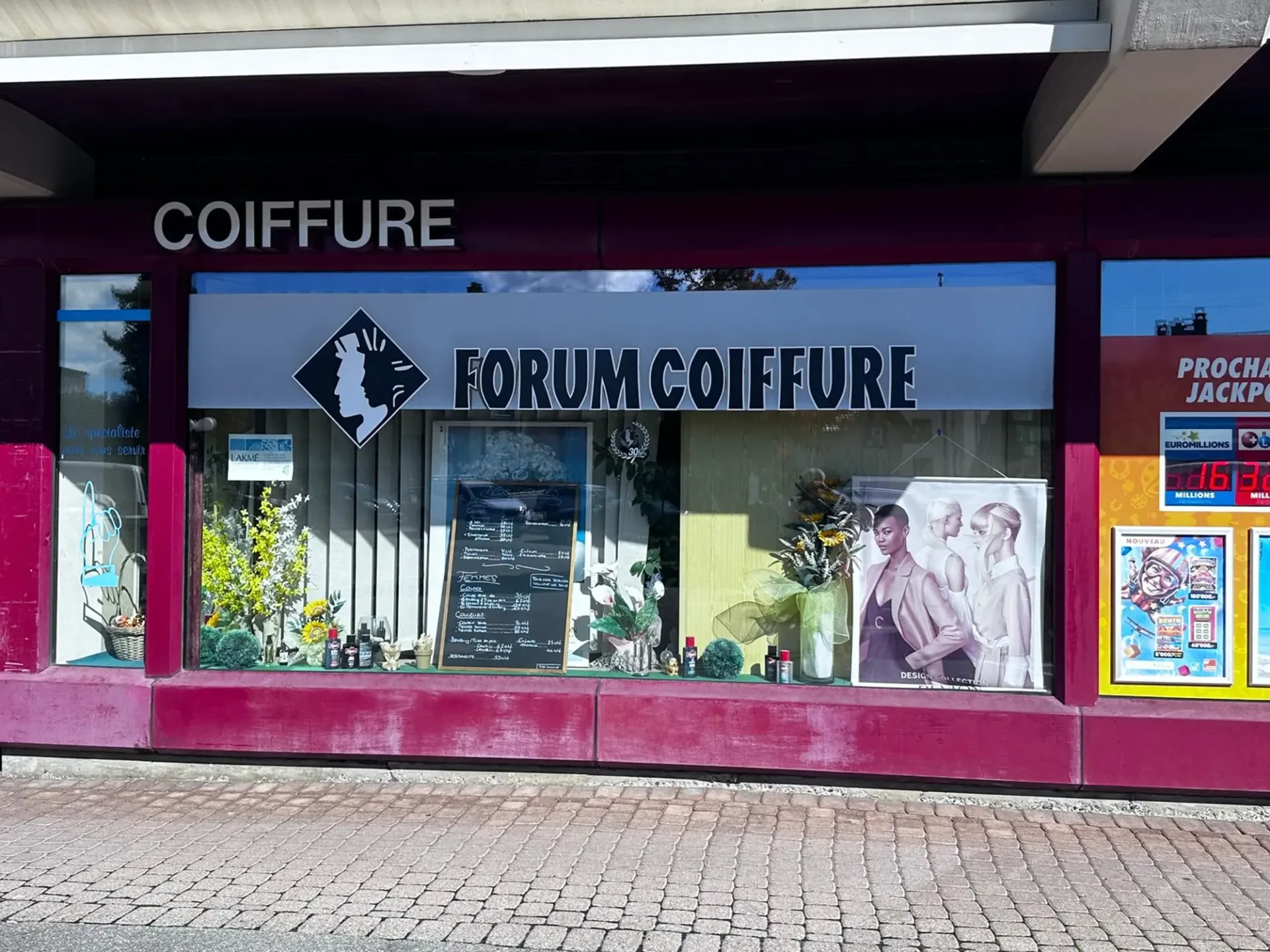 Friseursalon mit Geschäftskapital und Kiosk zum Verkauf – Schlüsselunternehmen mit Kundenstamm