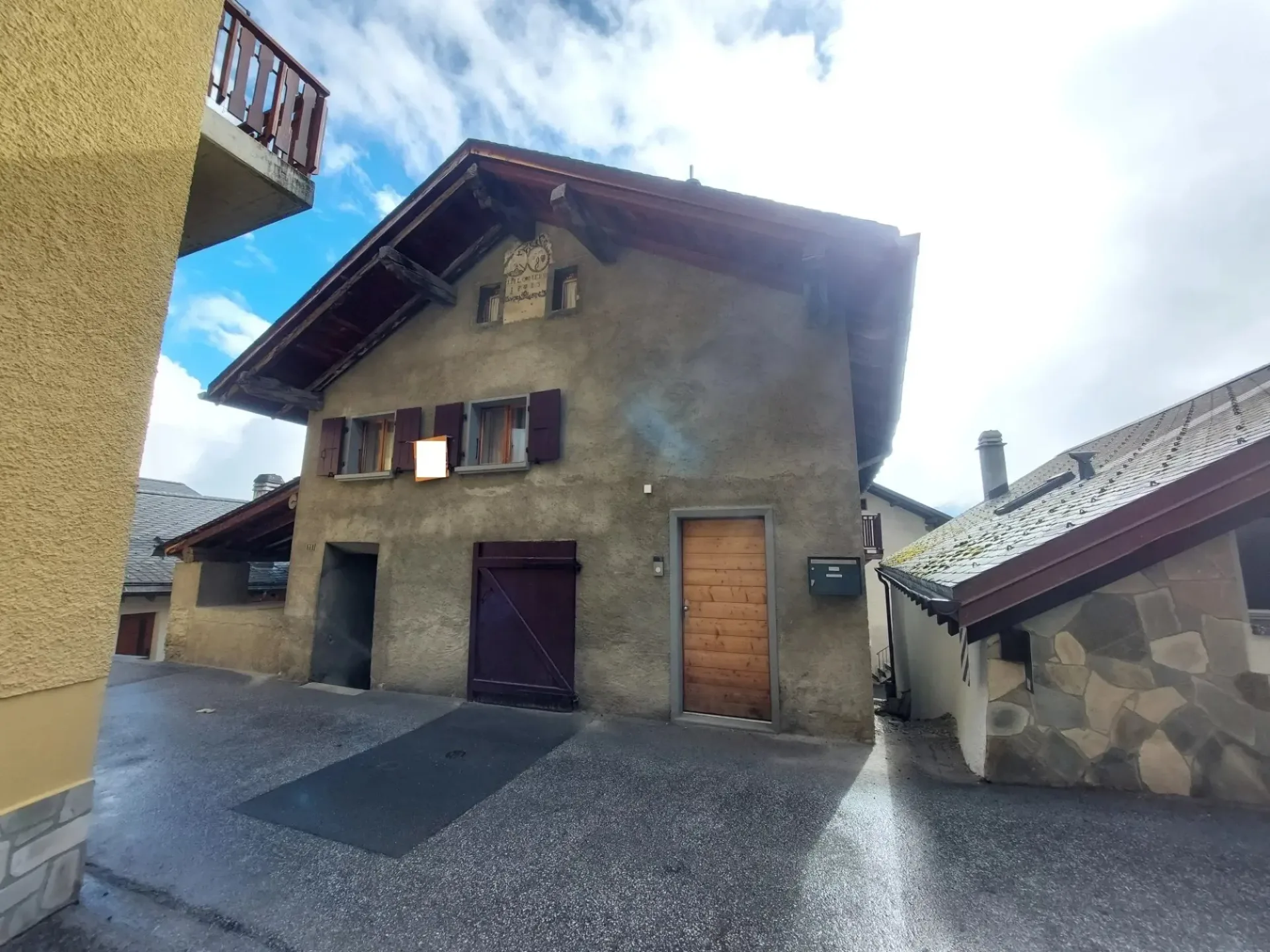 Charmanter Apartment teilweise renoviert im Herzen des Dorfes Lens