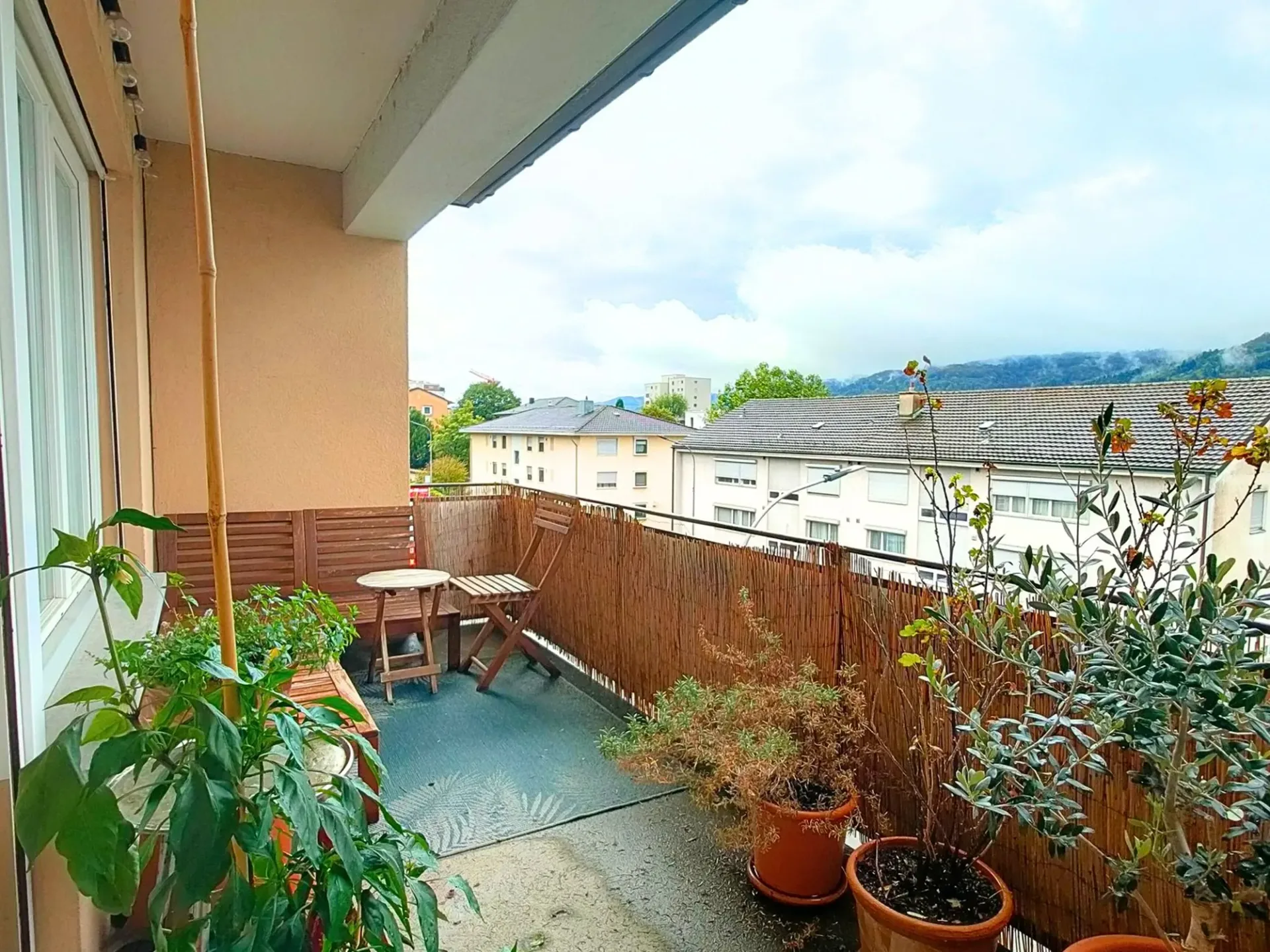 Charmante, grosszügige 2 1/2-Zimmerwohnung im 3. OG