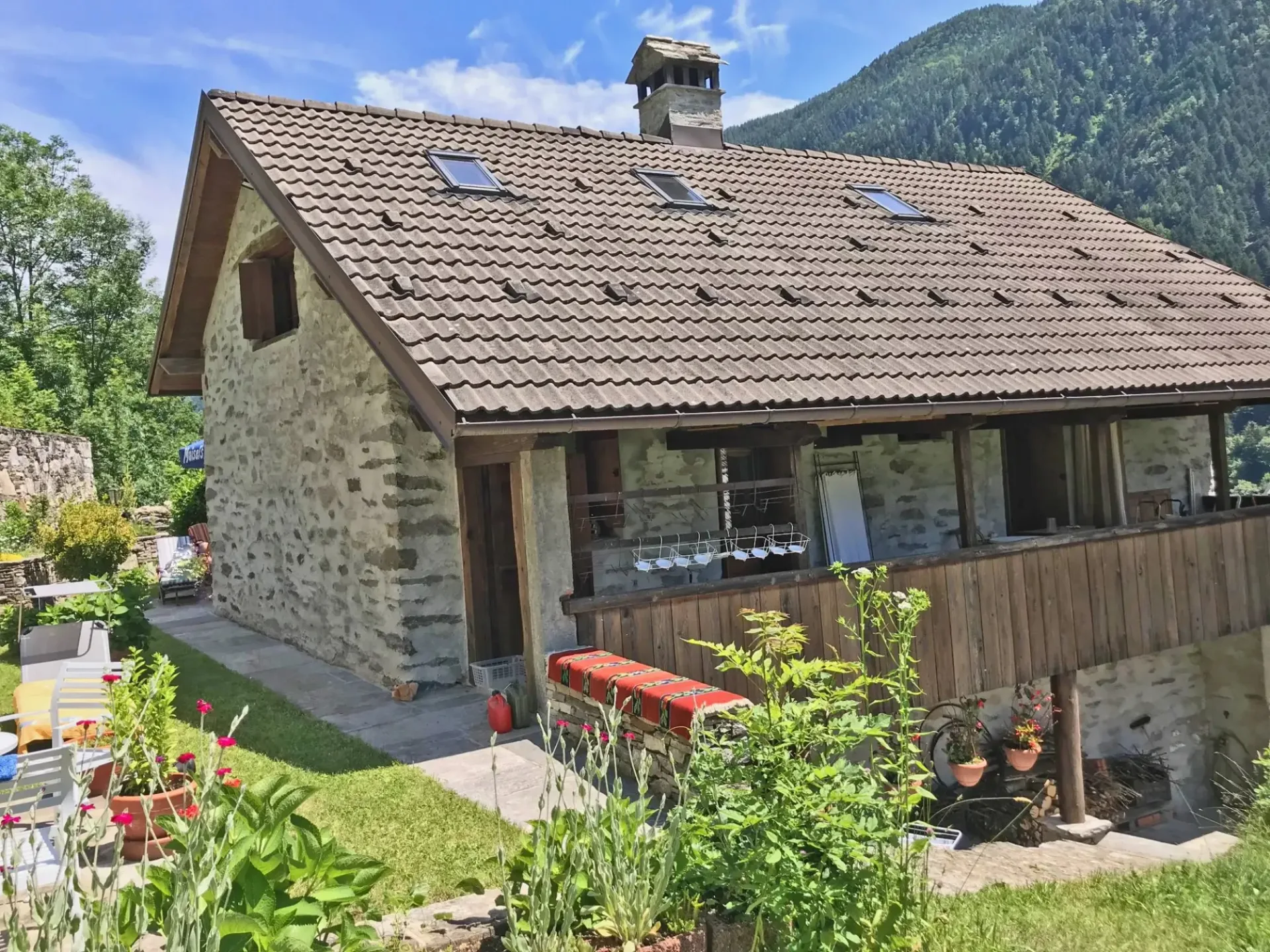Altes Rustico komplett renoviert zum Verkauf in Canfinello (Italien)