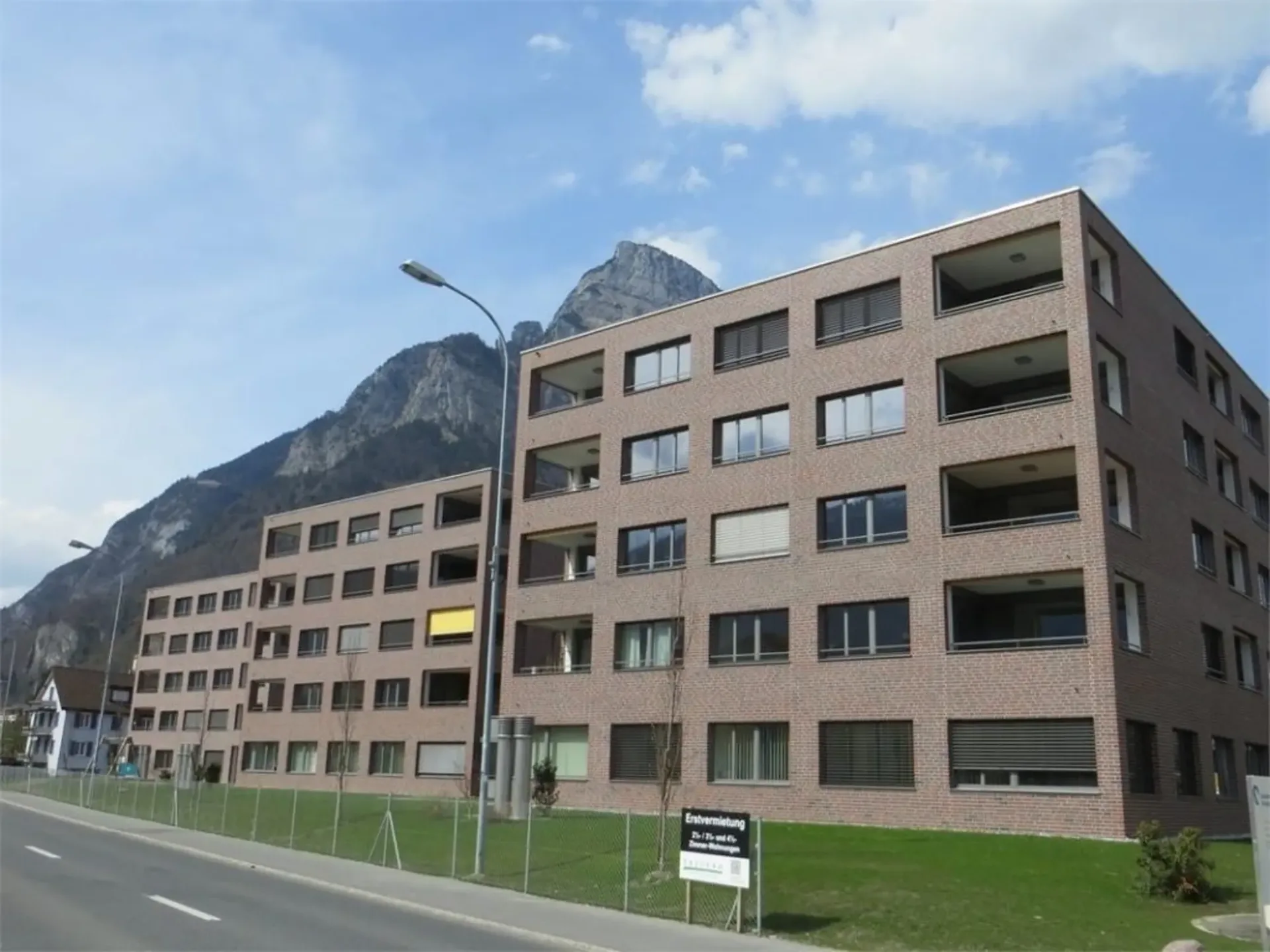 Spacious 2.5-room apartment in a central location
