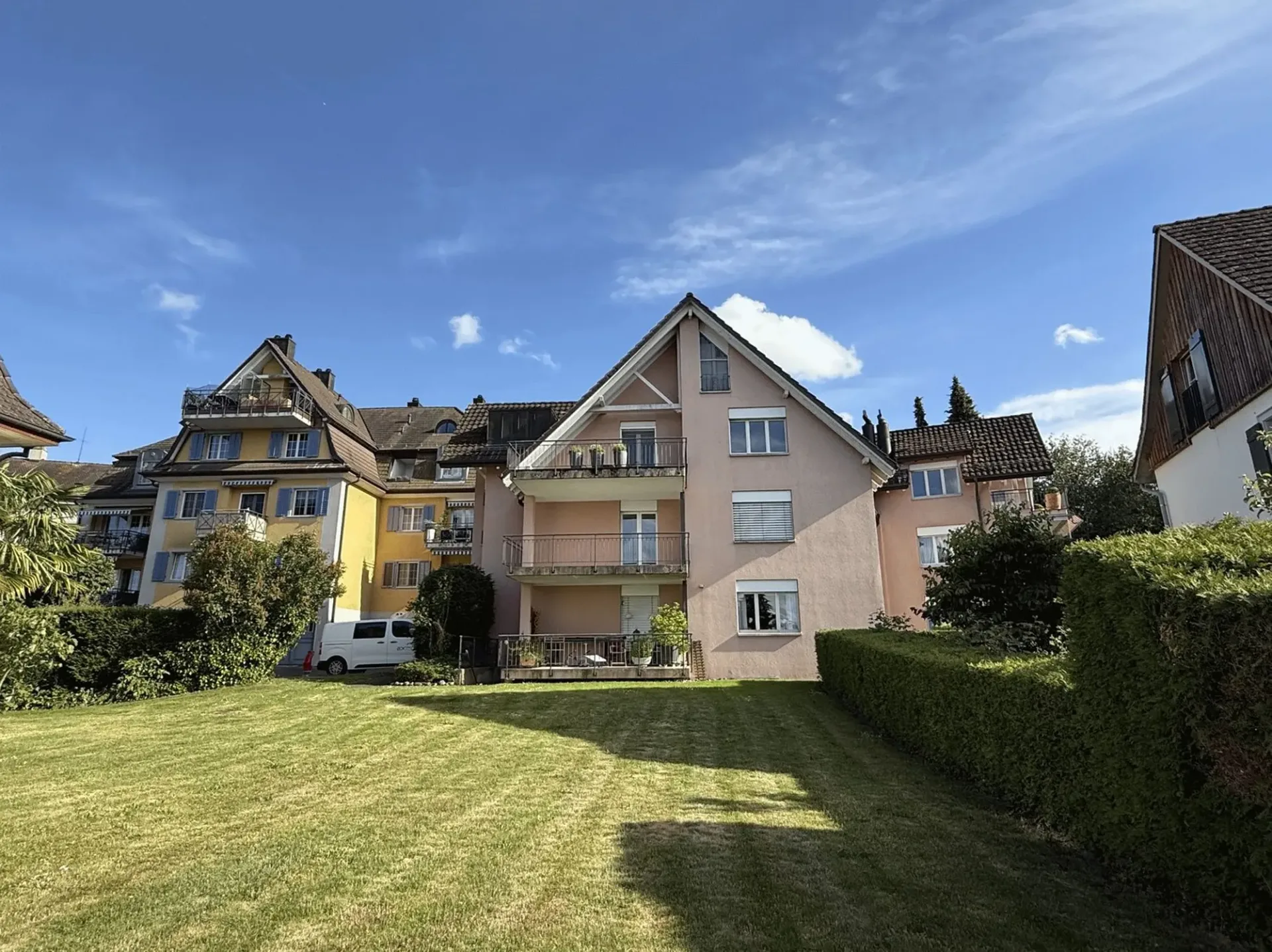 2.5-Zimmerwohnung mit grossem Balkon und Seesicht