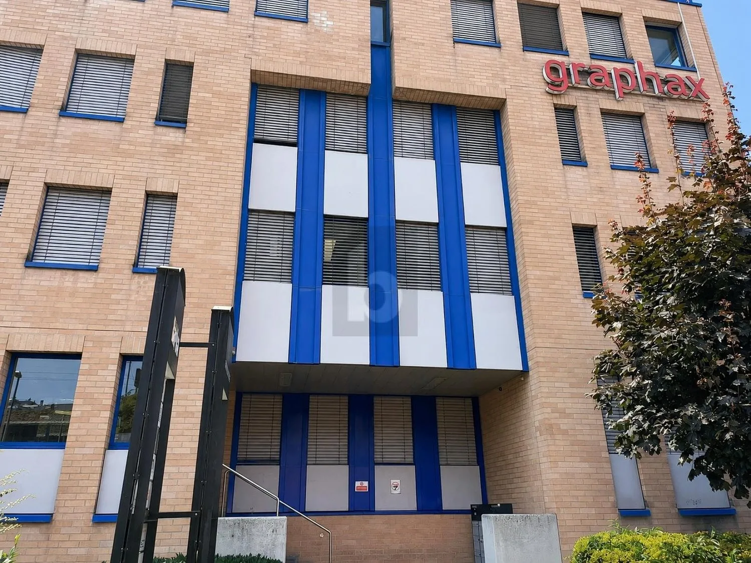 BUREAUX AVEC SALLE DE RÉUNION À MALLEY