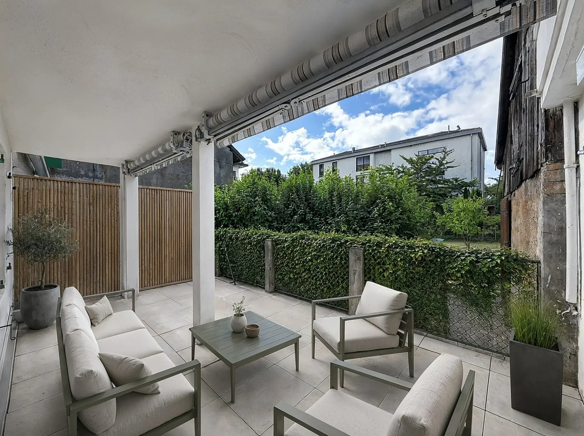 Charmanter Apartment mit 3,5 Zimmern und Terrasse in Ecublens