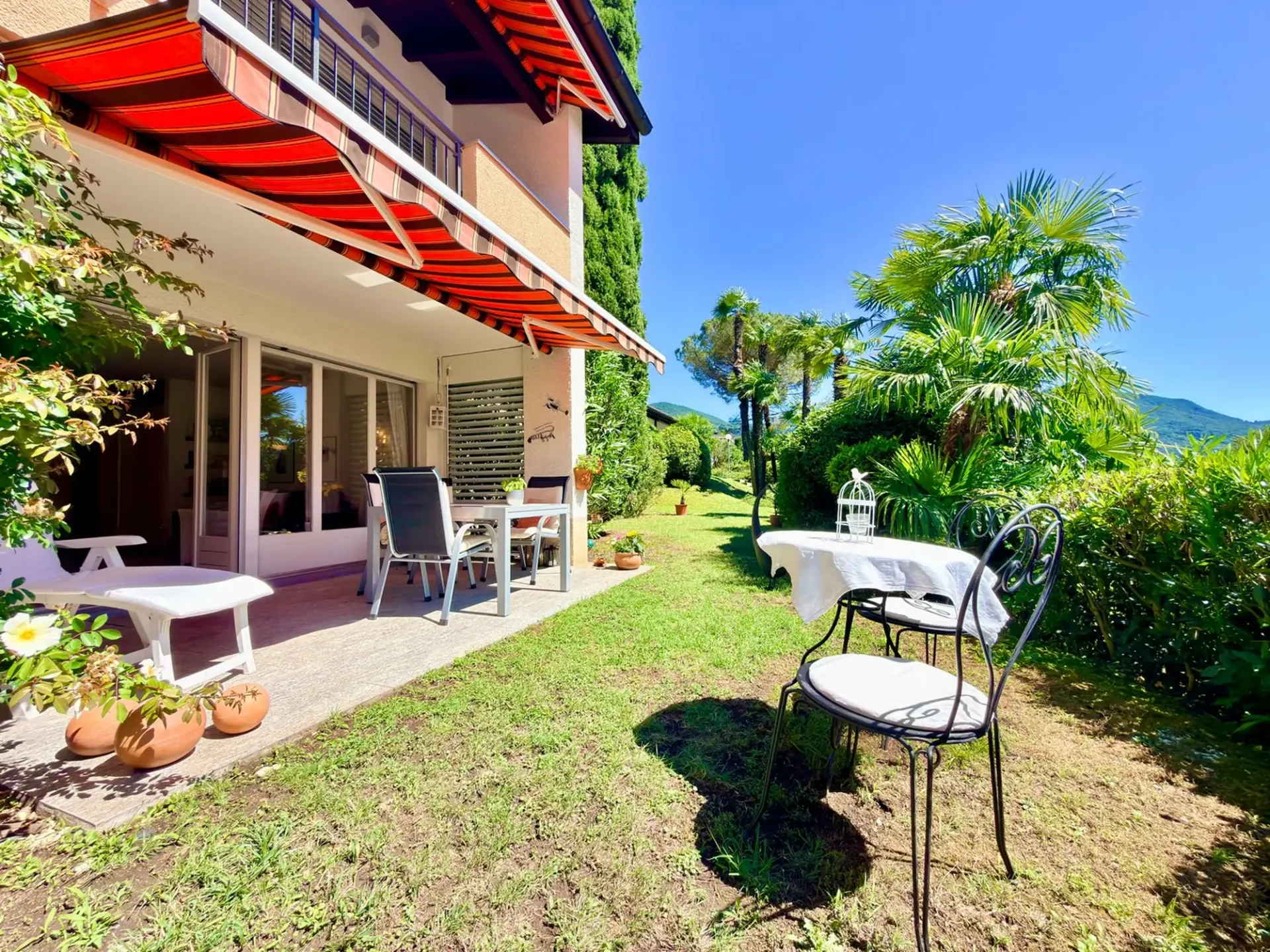 3788 ZWEITWOHNSITZ  WUNDERSCHÖNES EINZIMMERWOHN. MIT SEEBLICK, TERRASSE UND GARTEN