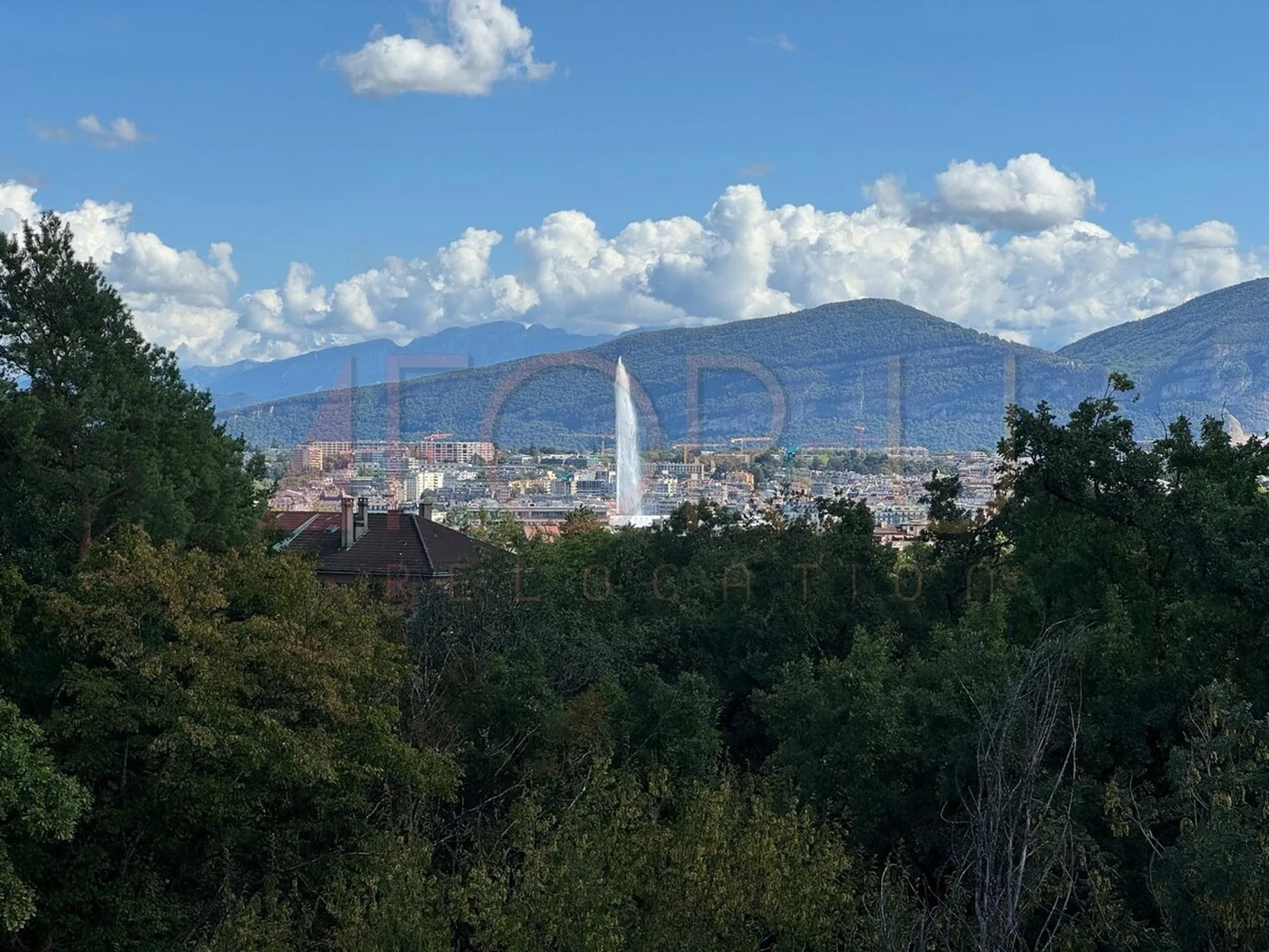 Prächtiges Attikapenthouse mit 6.5 Zimmern, neu, mit 2 Terrassen und Blick in der Nähe der UNO