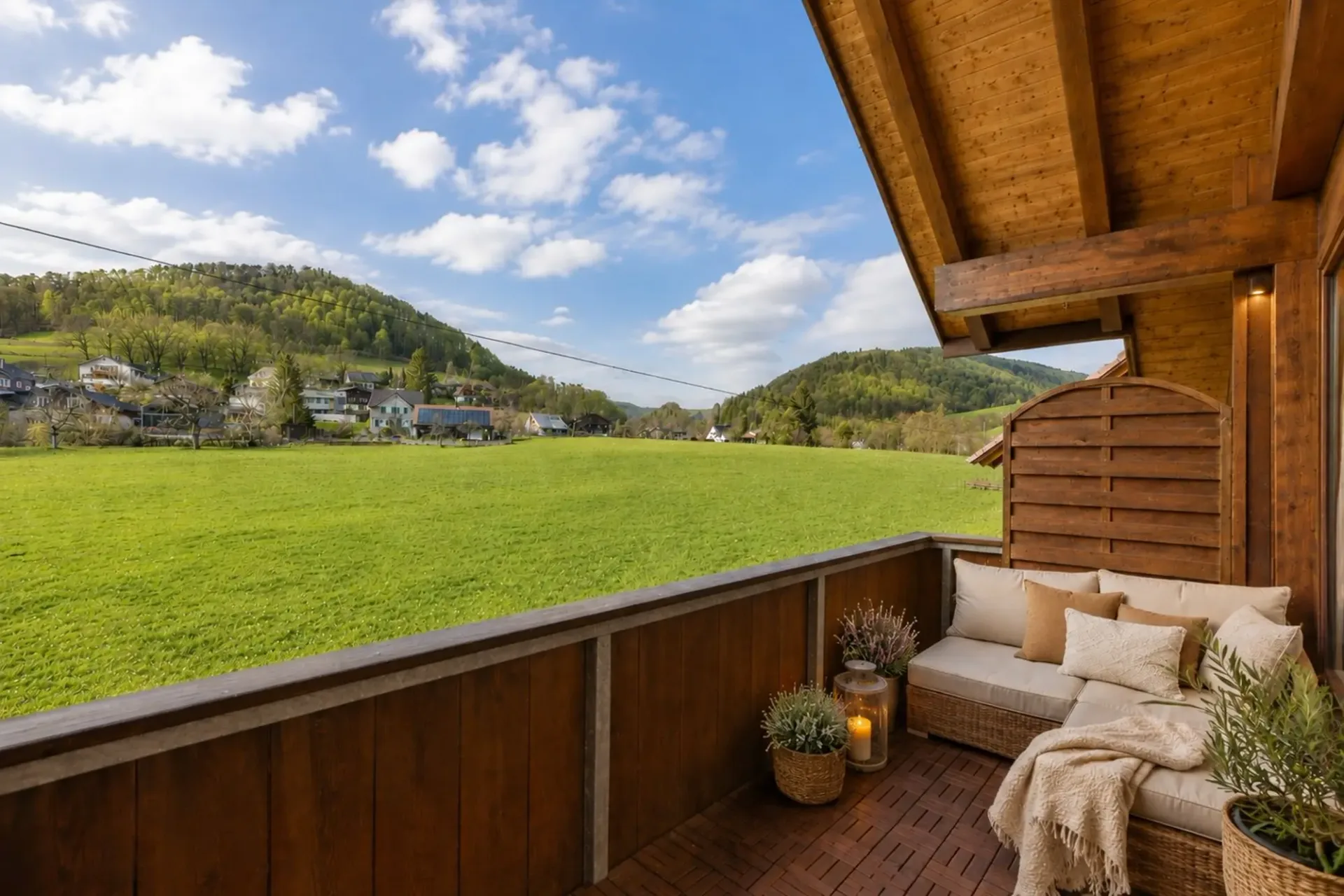 Bijou - Grosszügige Dachwohnung im alten Gebälk