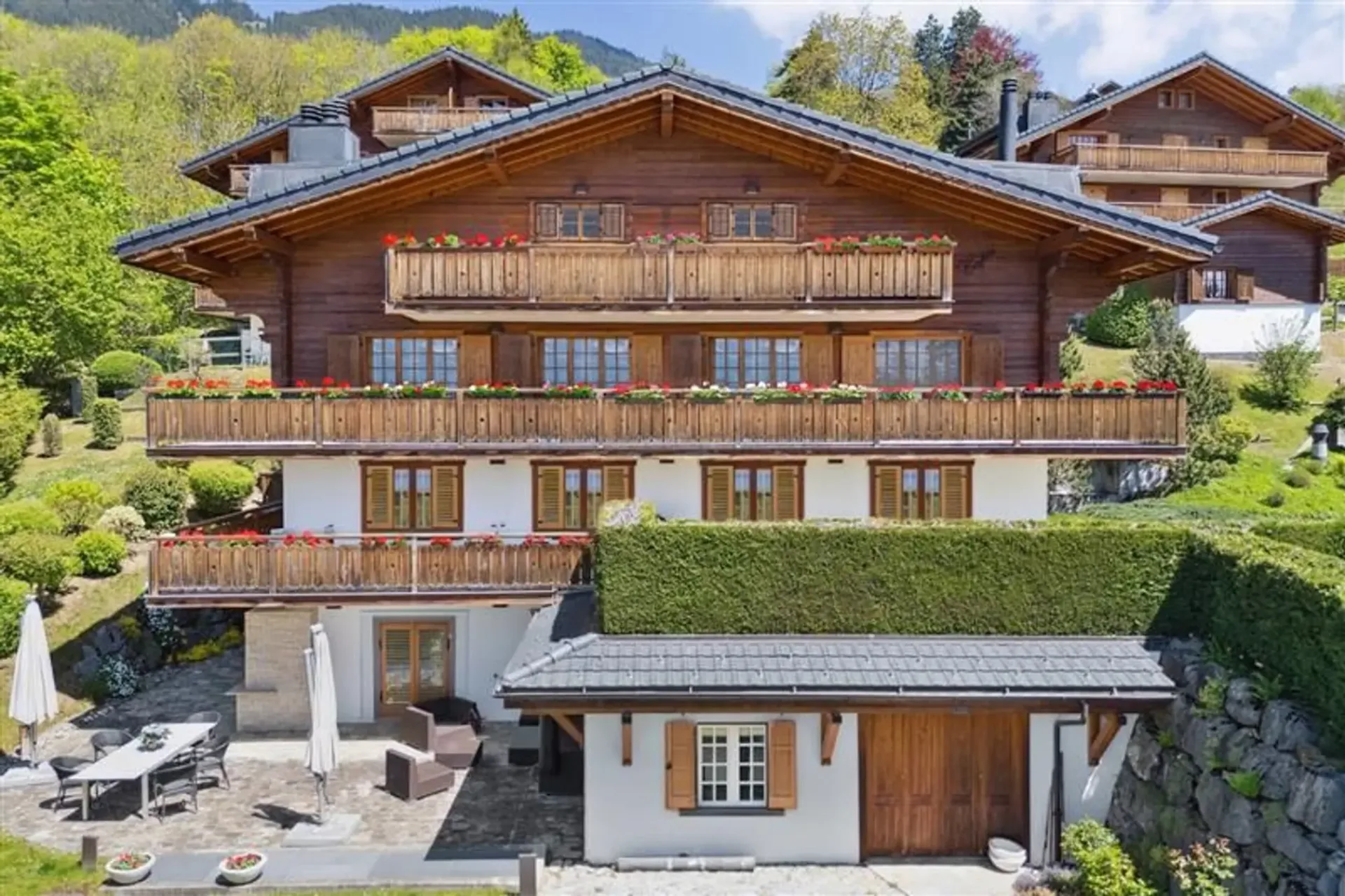 Chalet der Superlative mit 15 Räumen, Aufzug und Panoramablick!