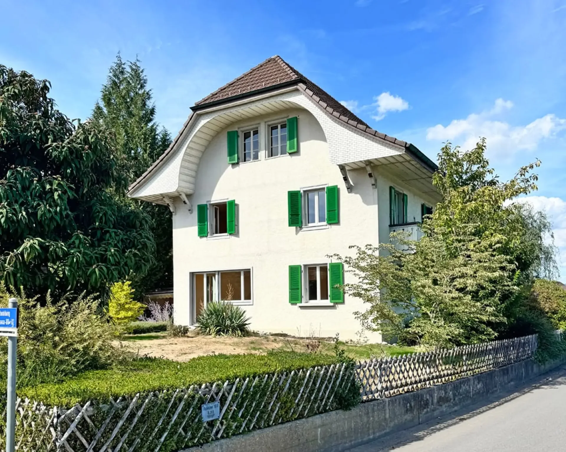 ...grosses Grundstück an bester Lage mit stilvollem Altbau...