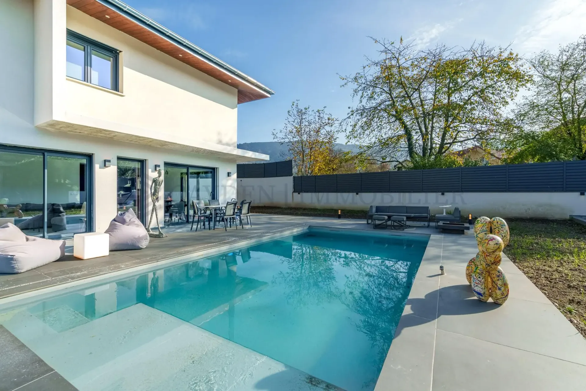 Frankreich Nachbarschaft, neue individuelle Villa mit Pool